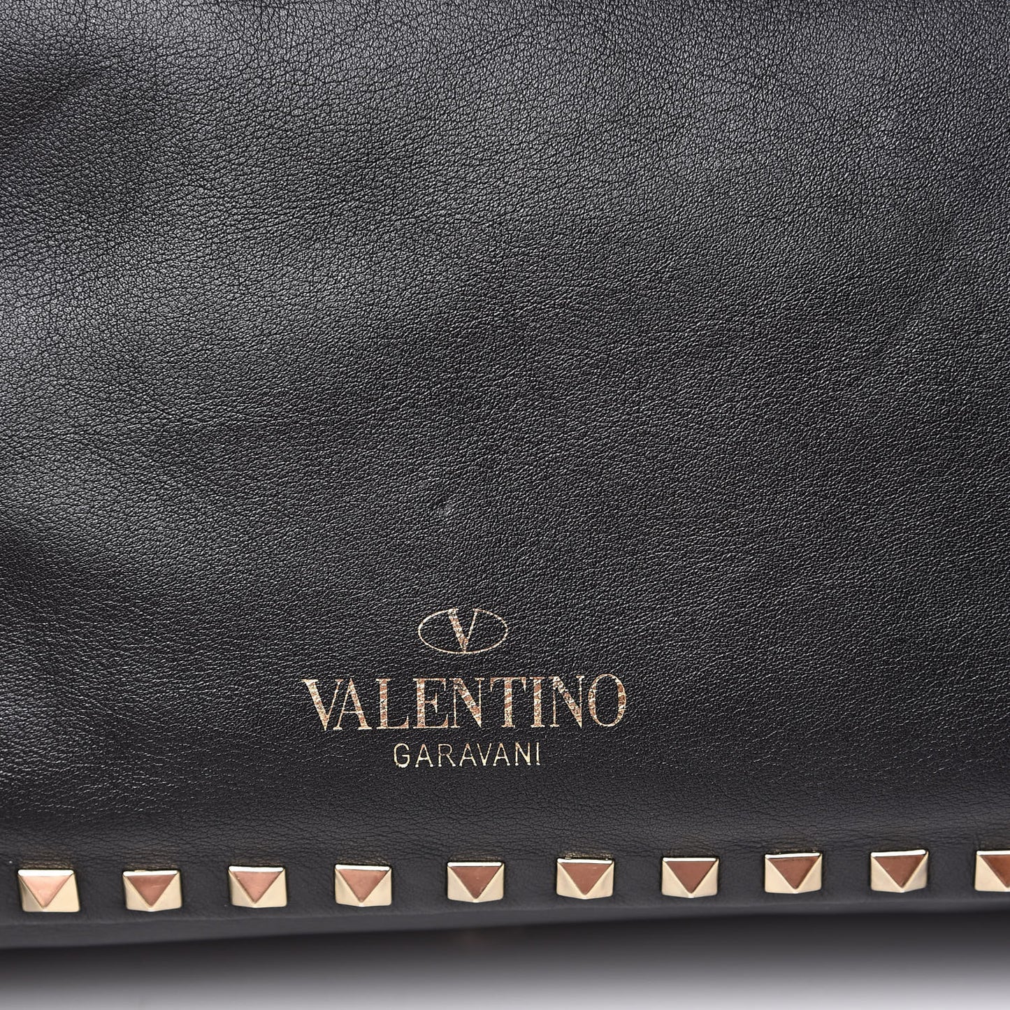 Vitello Medium Rockstud Tote Black