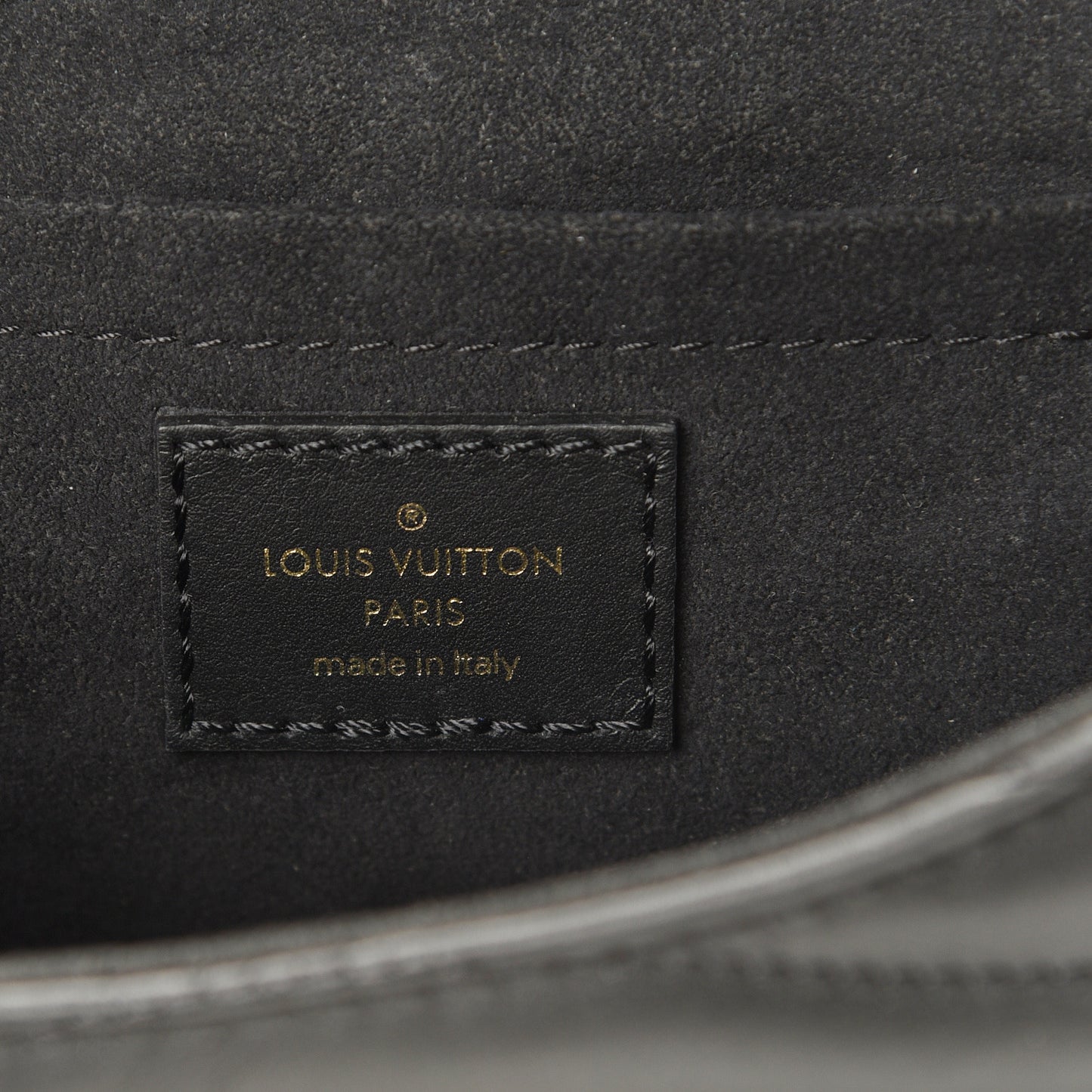 Calfskin New Wave Chain PM Black