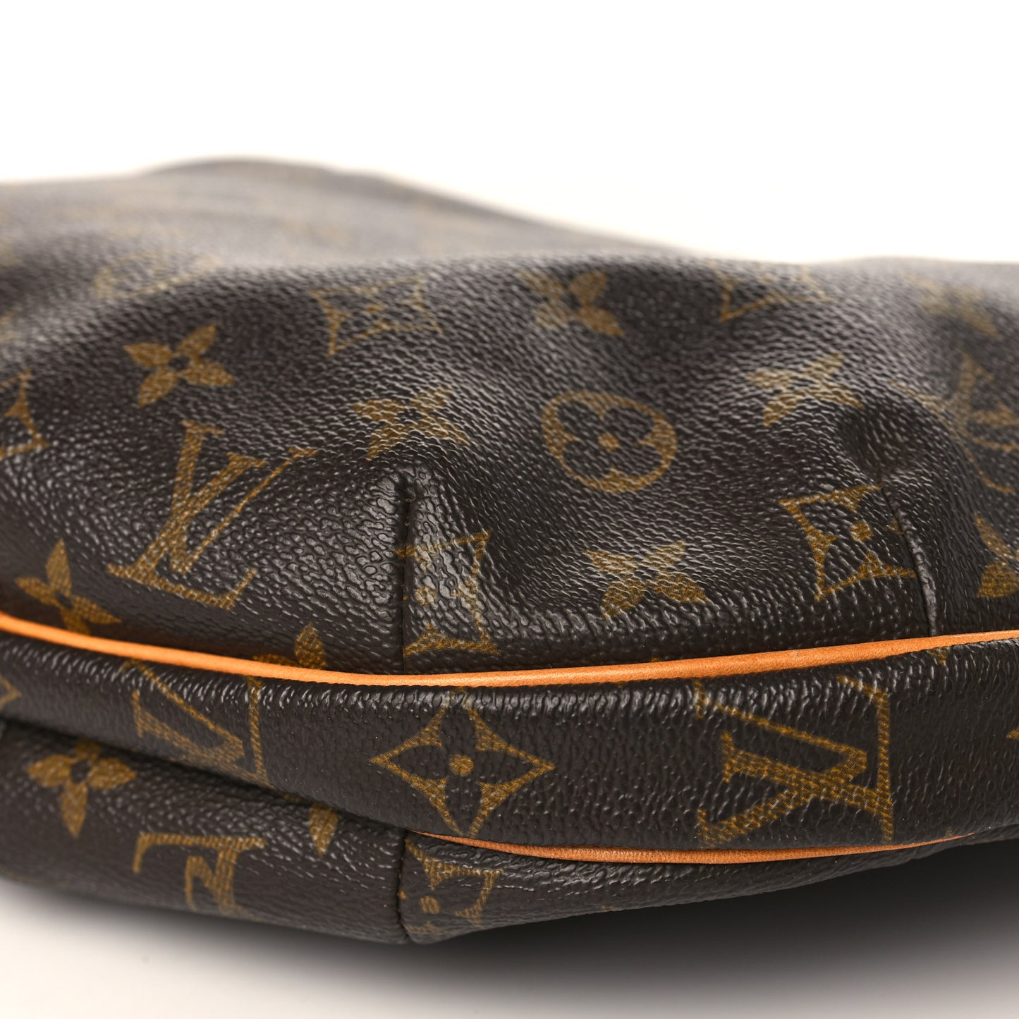 Monogram Croissant MM