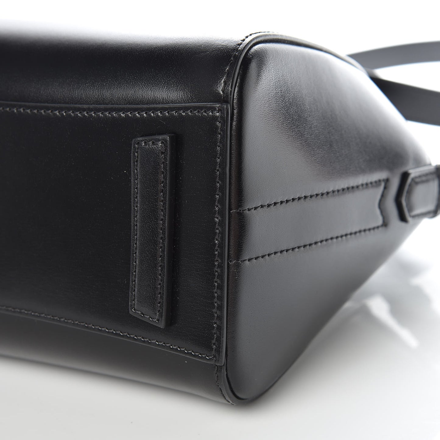 Shiny Lord Calfskin Mini Antigona Black