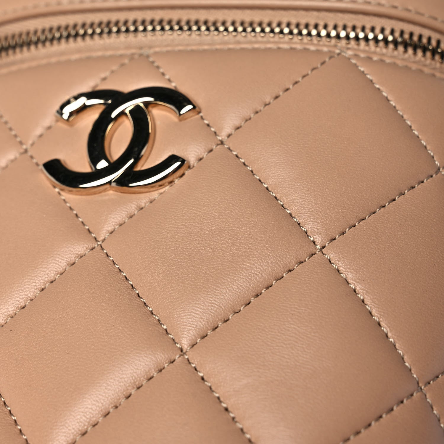 Chanel Lambskin Quilted Trendy Vanity Case Beige 14 of 16