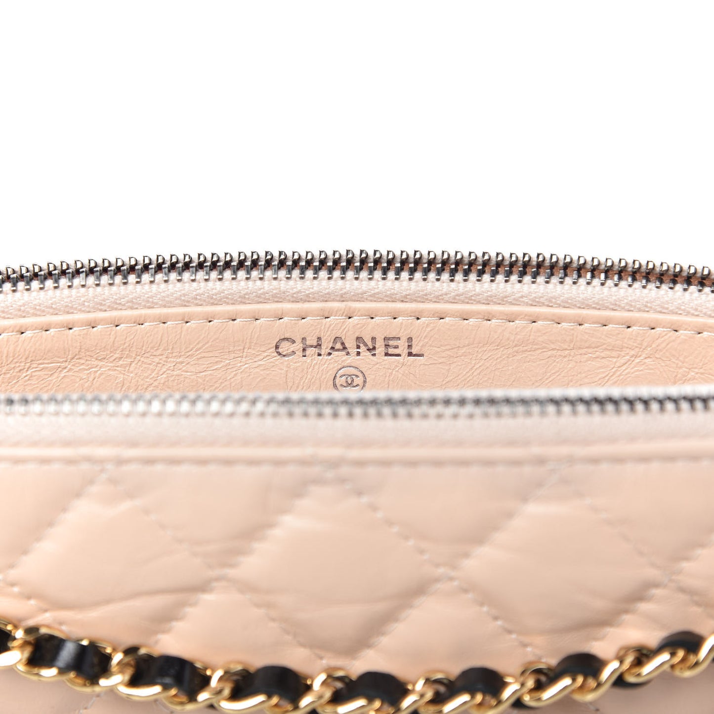 Aged Calfskin Quilted Small Gabrielle Clutch With Chain Beige Black