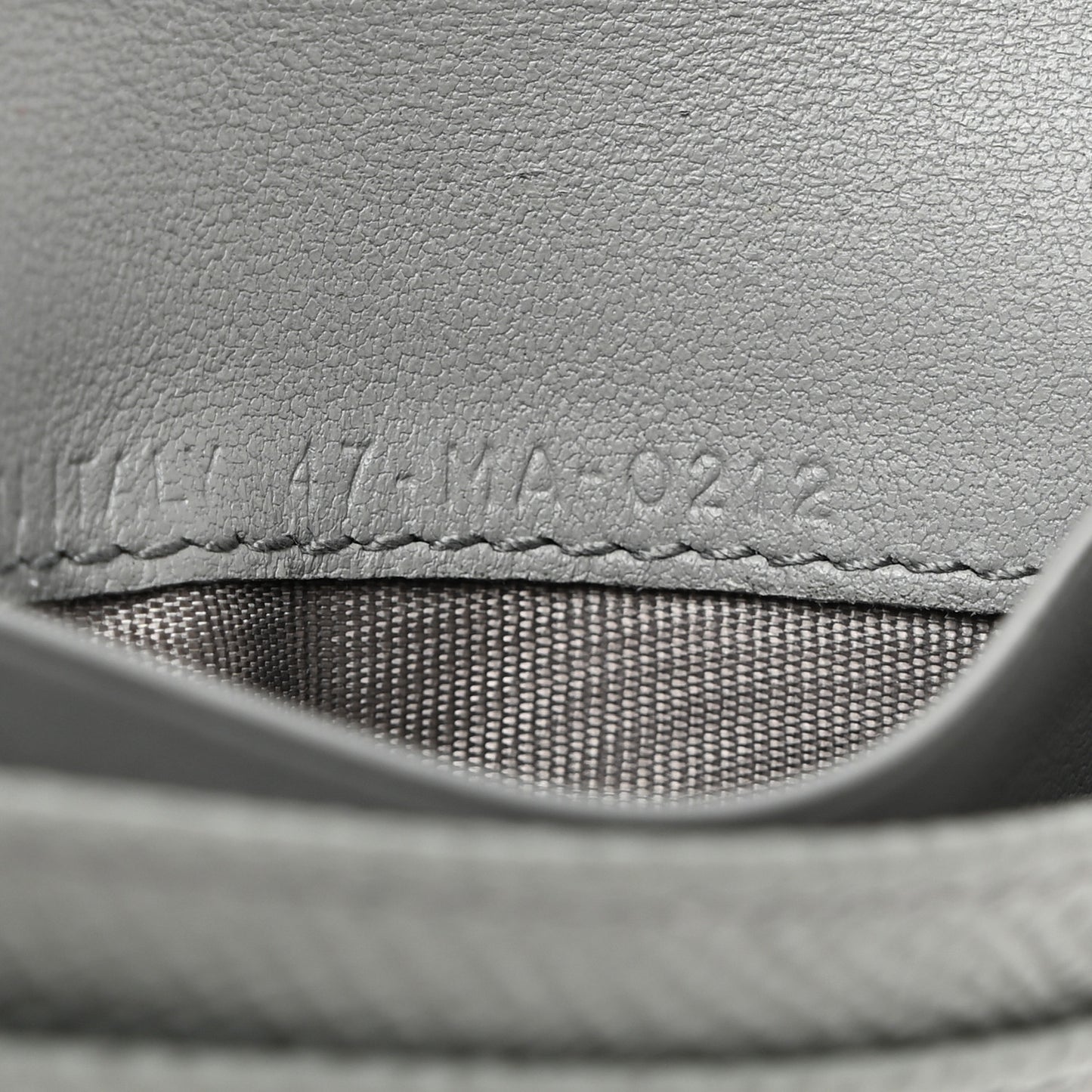 Grained Calfskin Saddle Card Holder Gray