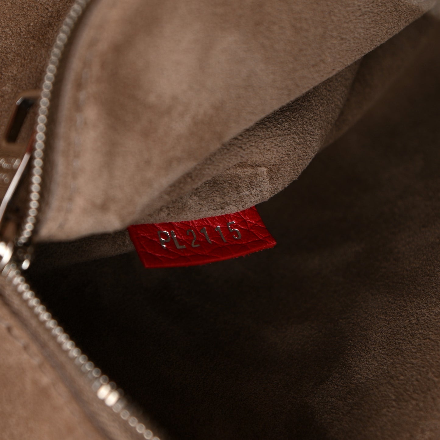 Veau Cachemire Soft Lockit MM Rubis