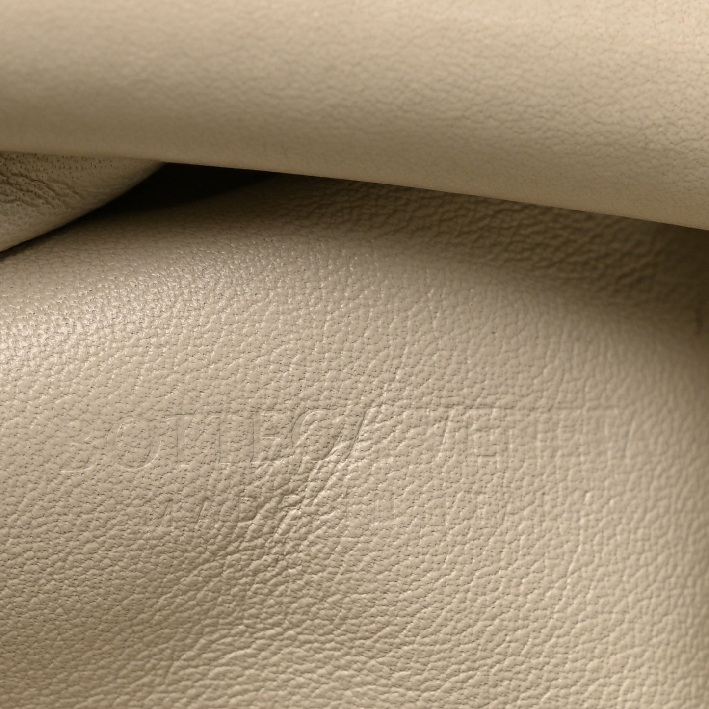 Butter Calfskin The Mini Pouch Plaster