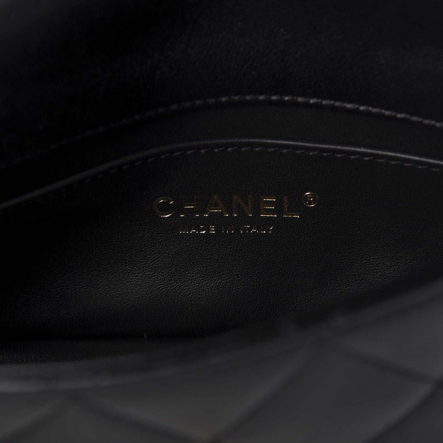 Shiny Lambskin Small Chain Is More Flap Black