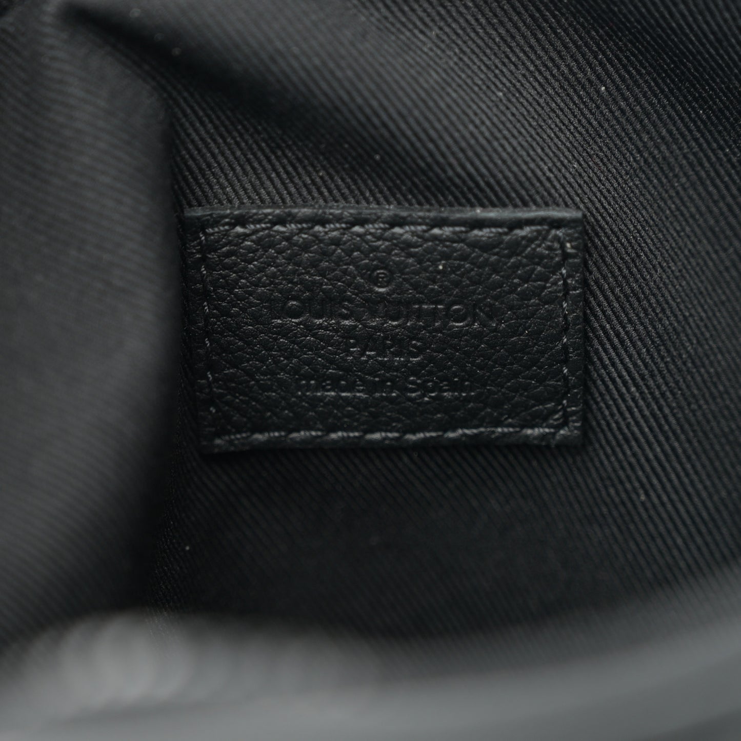 Calfskin Monogram Shadow Getaway Messenger Black
