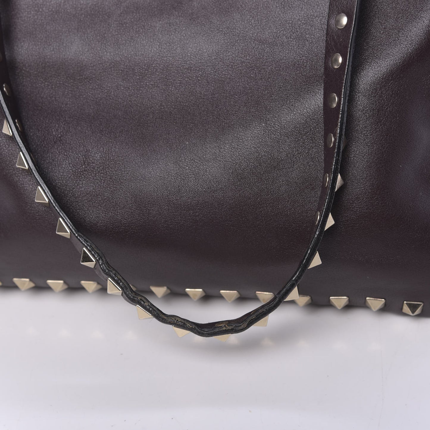Vitello Small Rockstud Tote Griotte