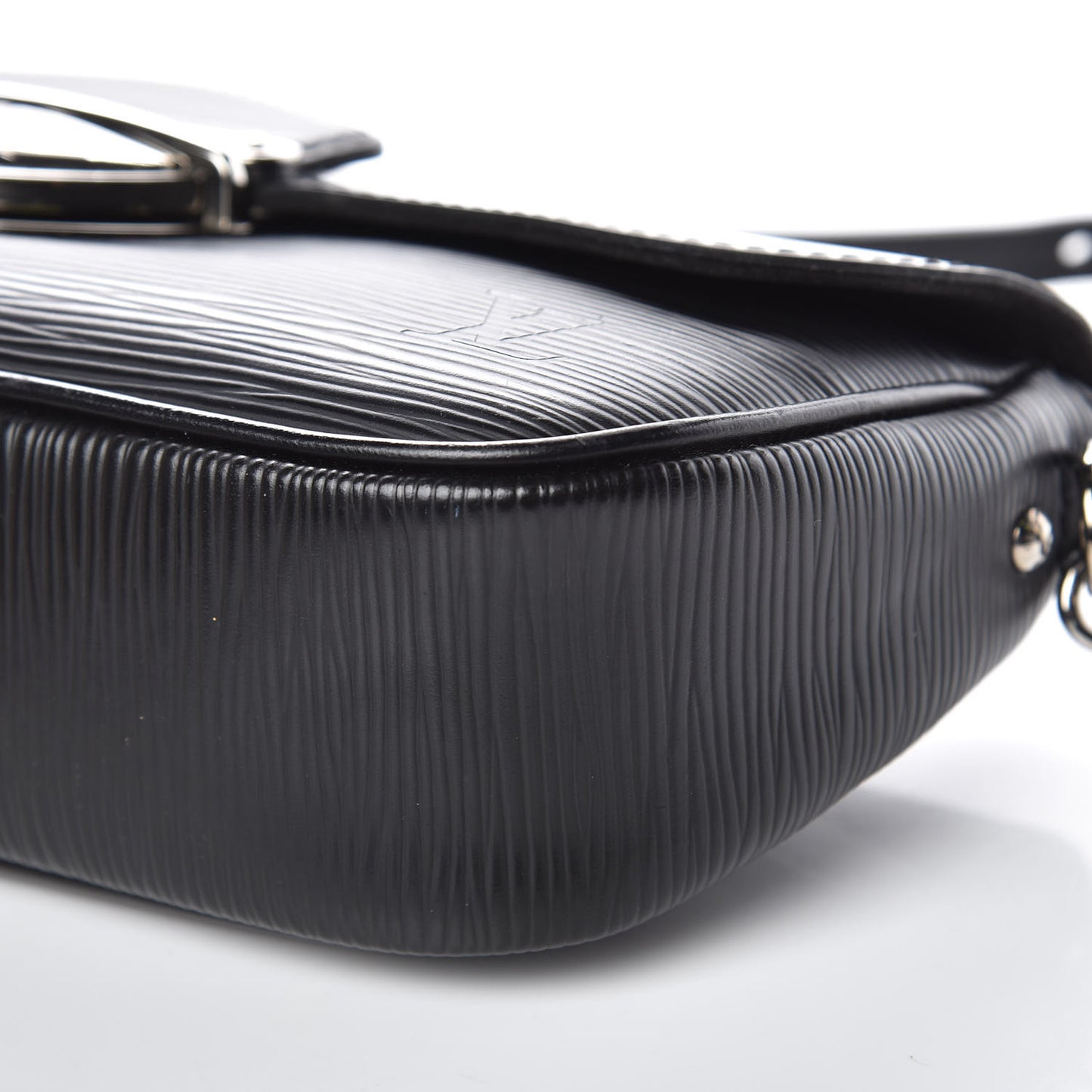 Epi Montaigne Pochette Black
