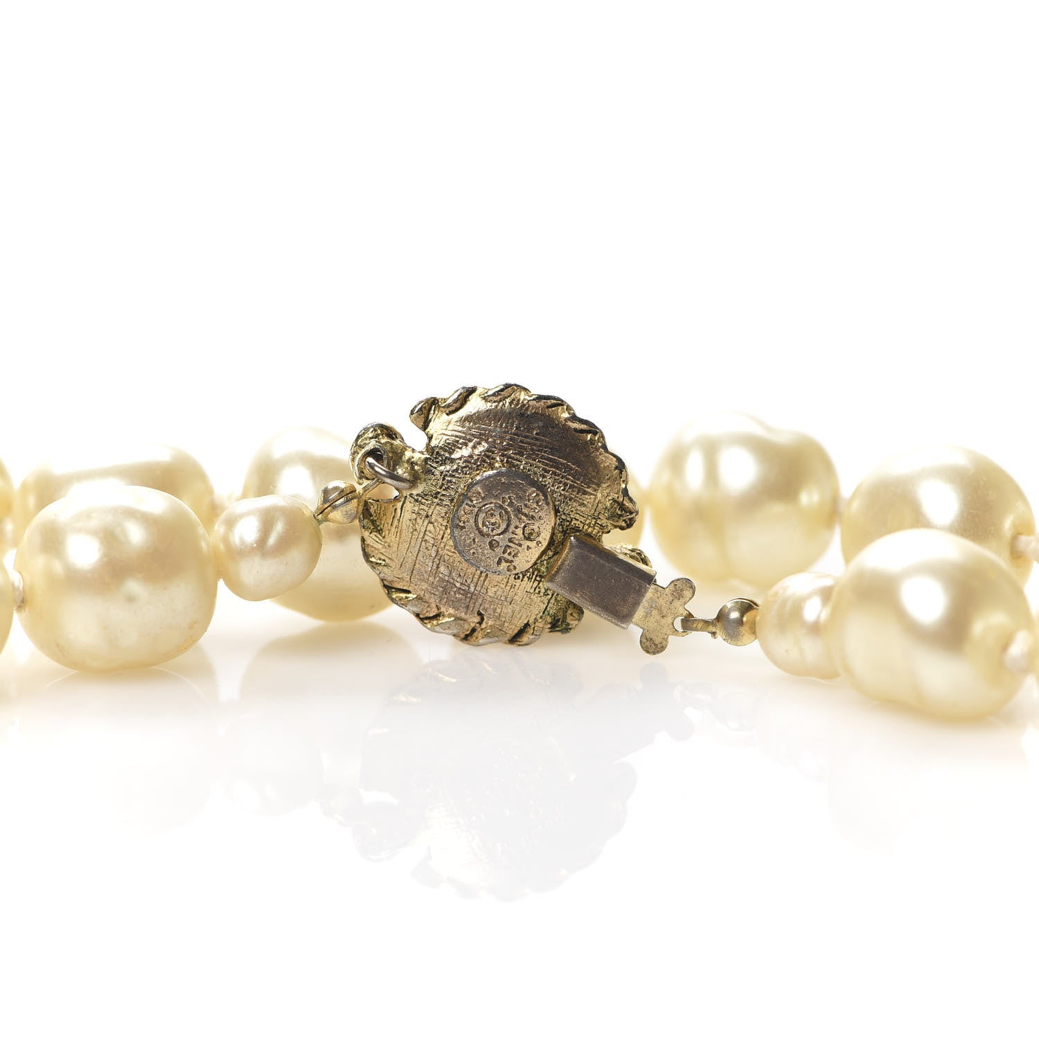 Chanel Pearl Short Necklace Gold 6 of 7