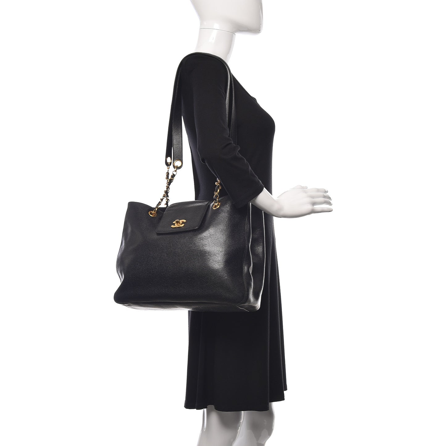 Caviar Shoulder Bag Black