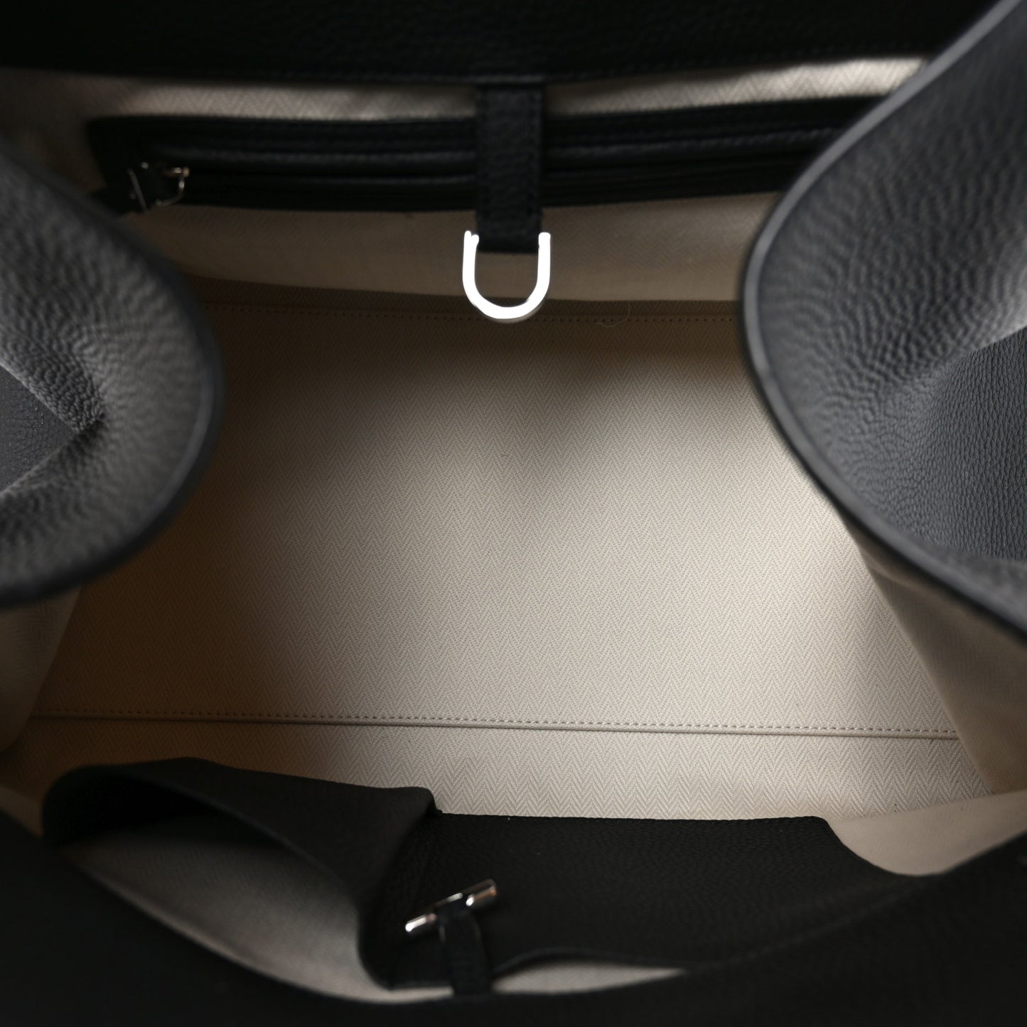 Matte Grained Calfskin Soft Margaux 15 Black