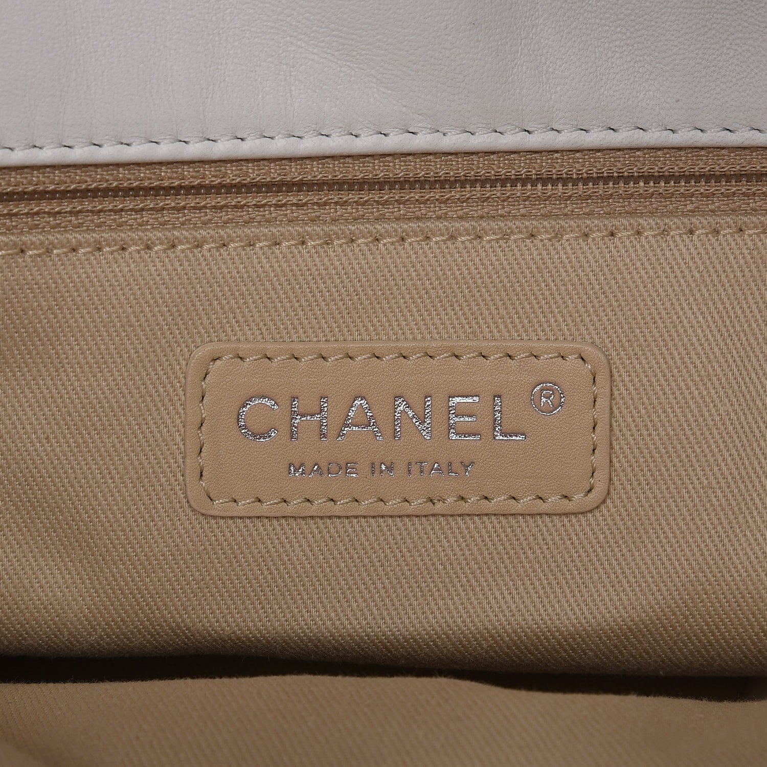 Chanel Lambskin Quilted VIP Flap White 6 of 7