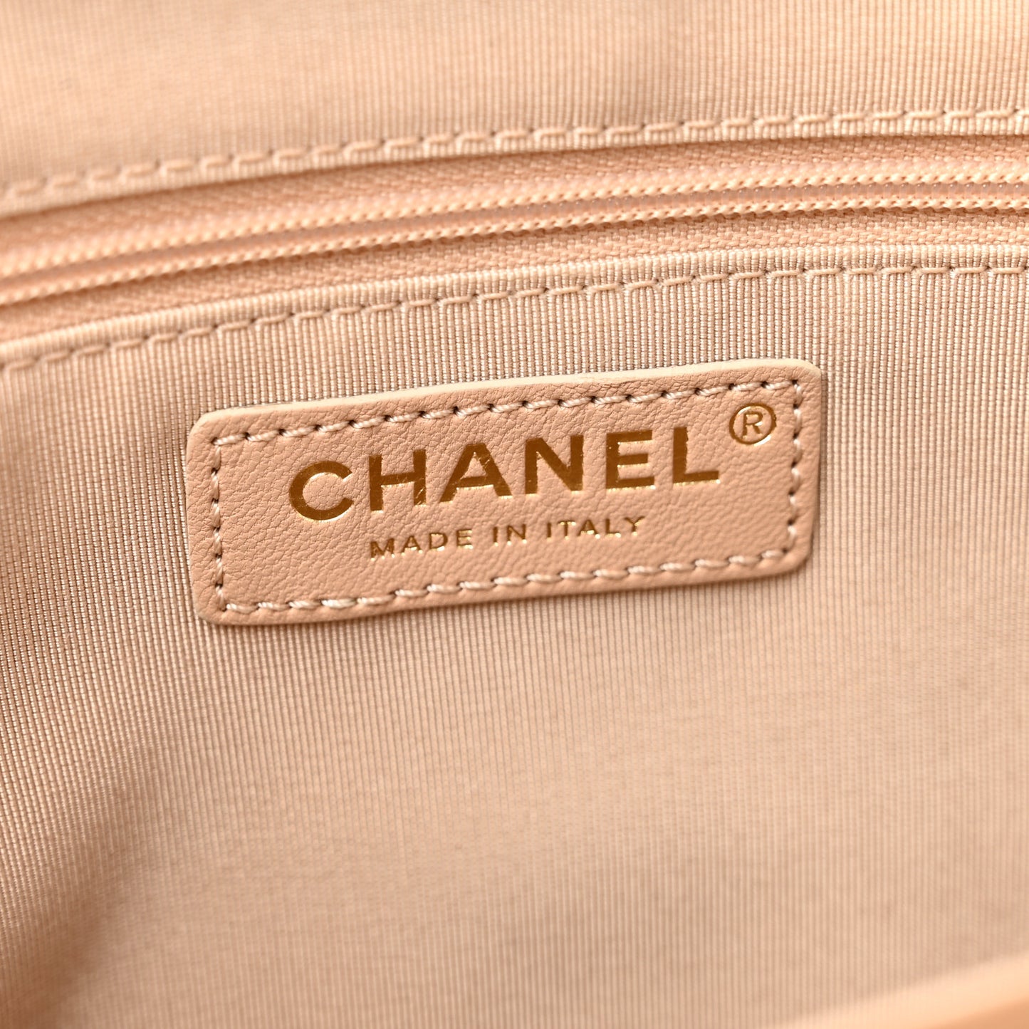Lambskin Quilted Large Camera Case Beige Clair