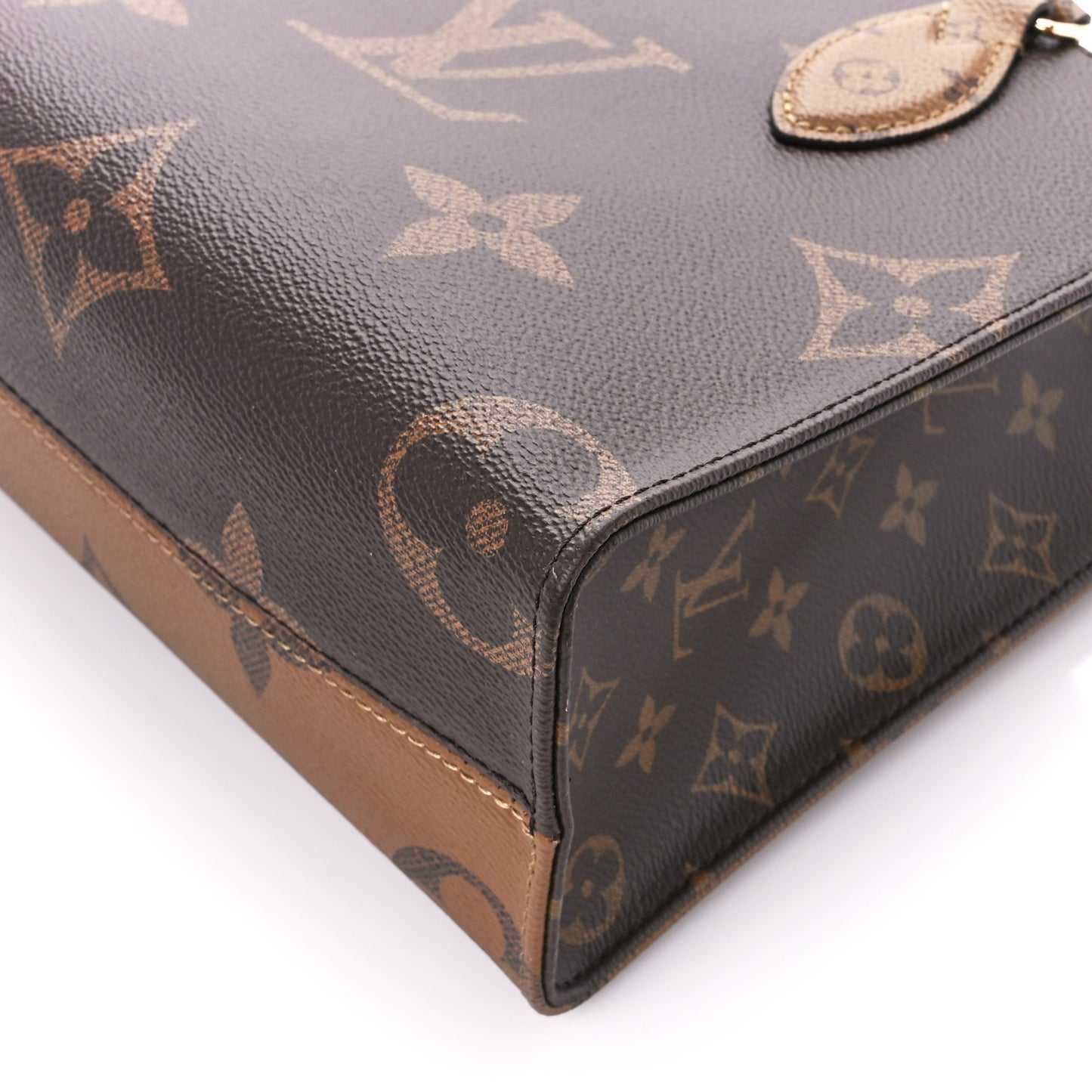 Reverse Monogram Giant Onthego PM