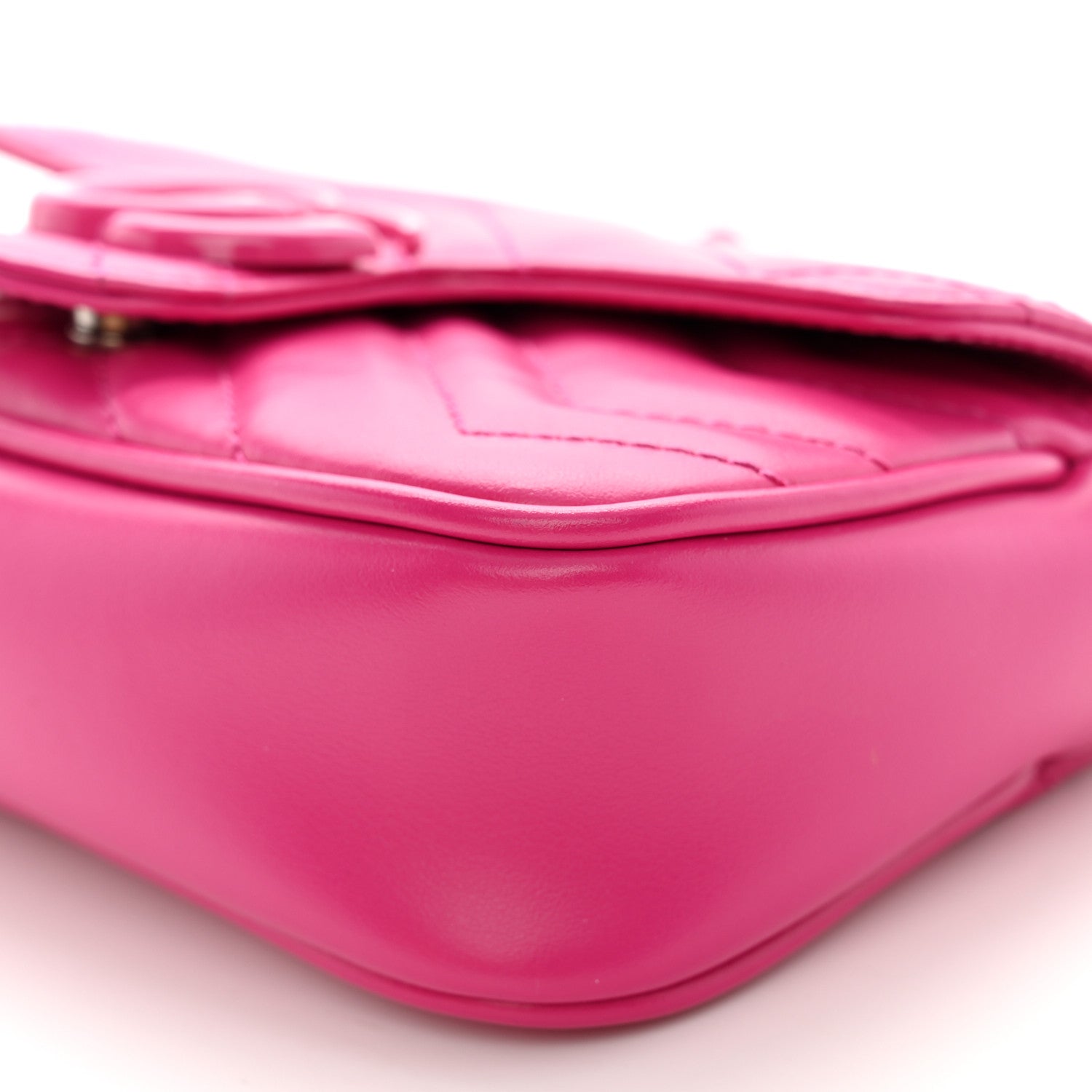 Gucci Calfskin Matelasse Monochrome GG Marmont Chain Belt Bag Classic Fuxia 10 of 11