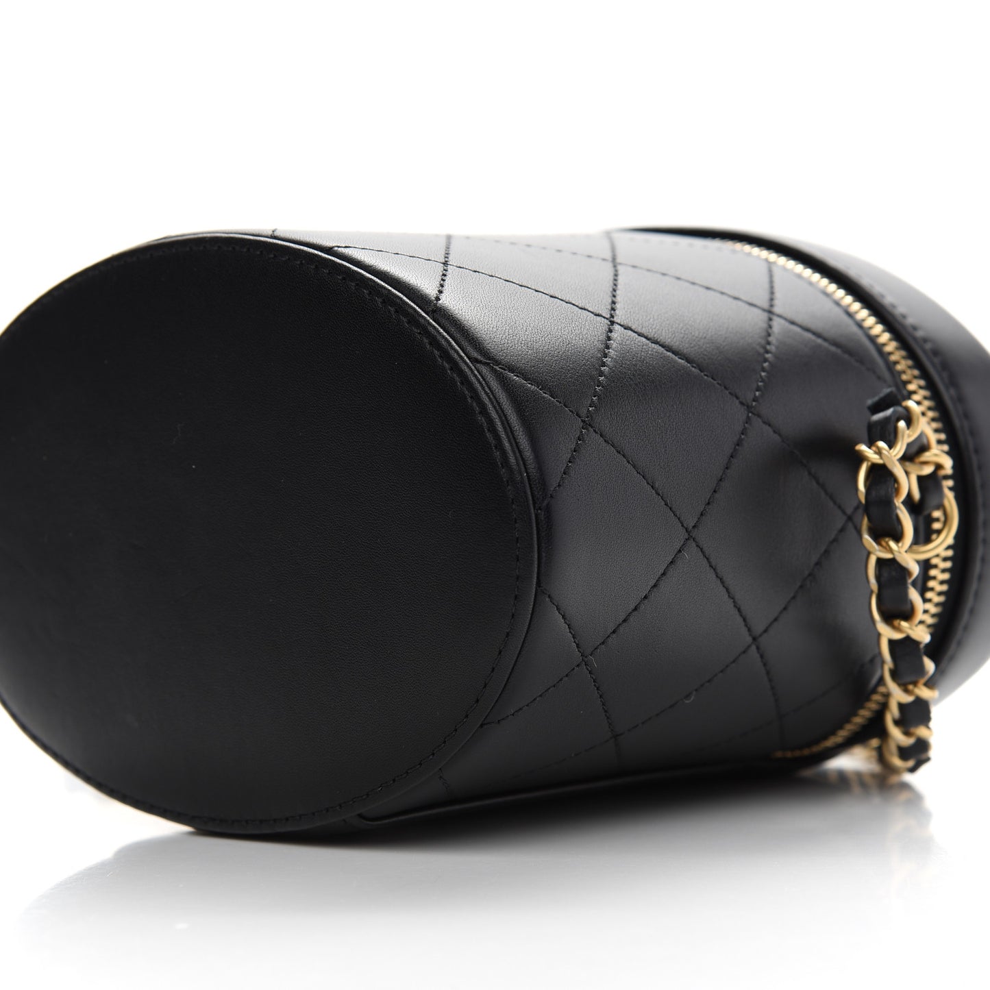 Lambskin Quilted Top Handle Round Logo Vanity Case With Chain Black