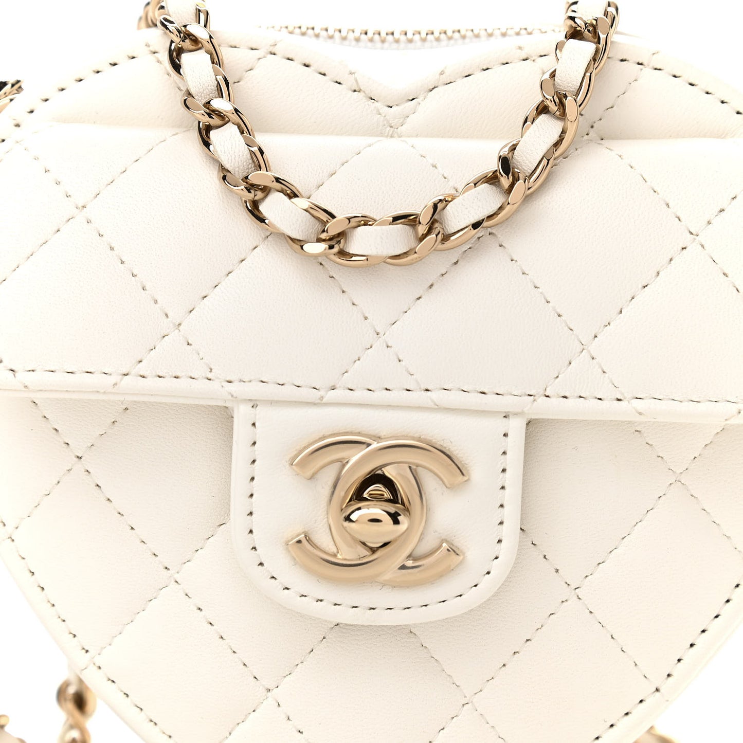 Lambskin Quilted CC In Love Heart Clutch With Chain White