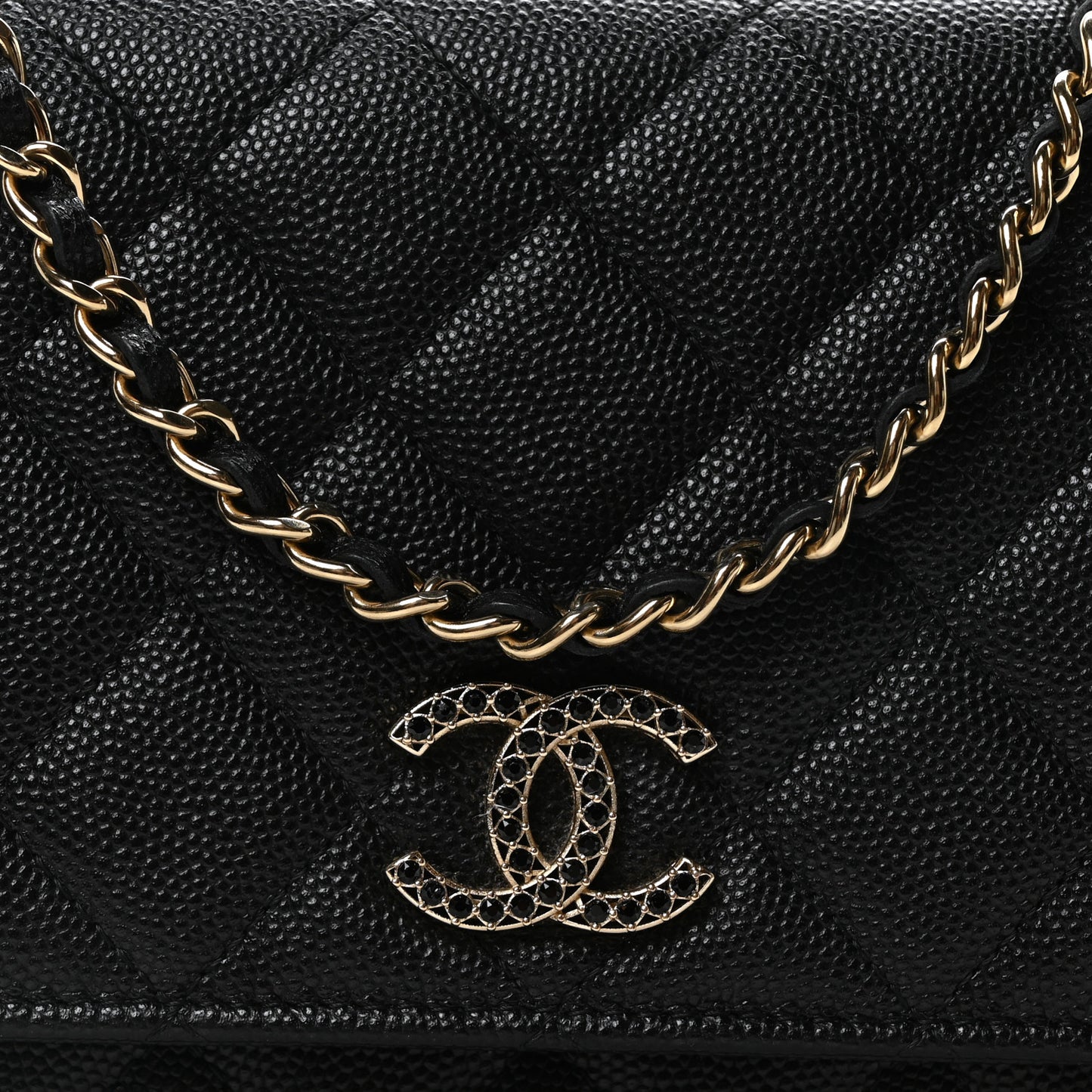 Shiny Caviar Quilted Strass CC Wallet On Chain WOC Black