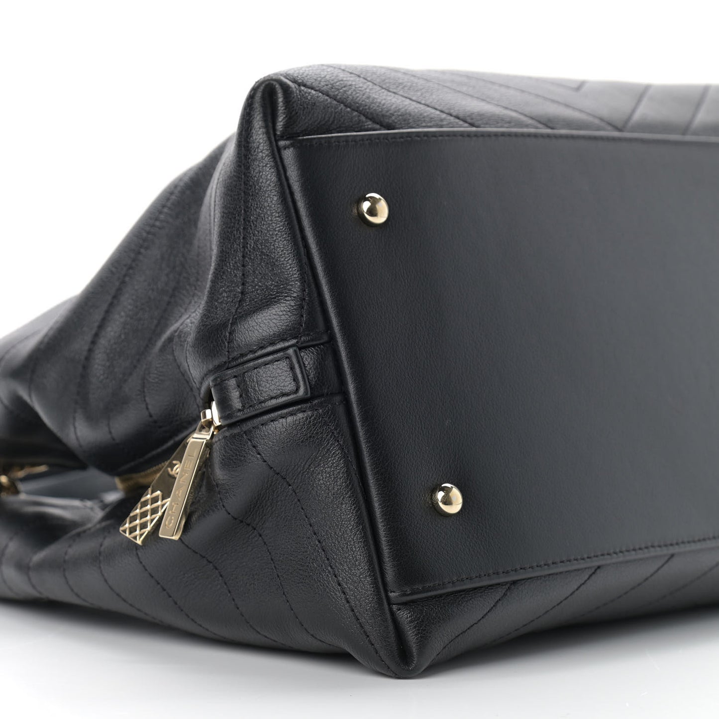 Calfskin Stitched Large Chevron Chic Shopping Bag Black