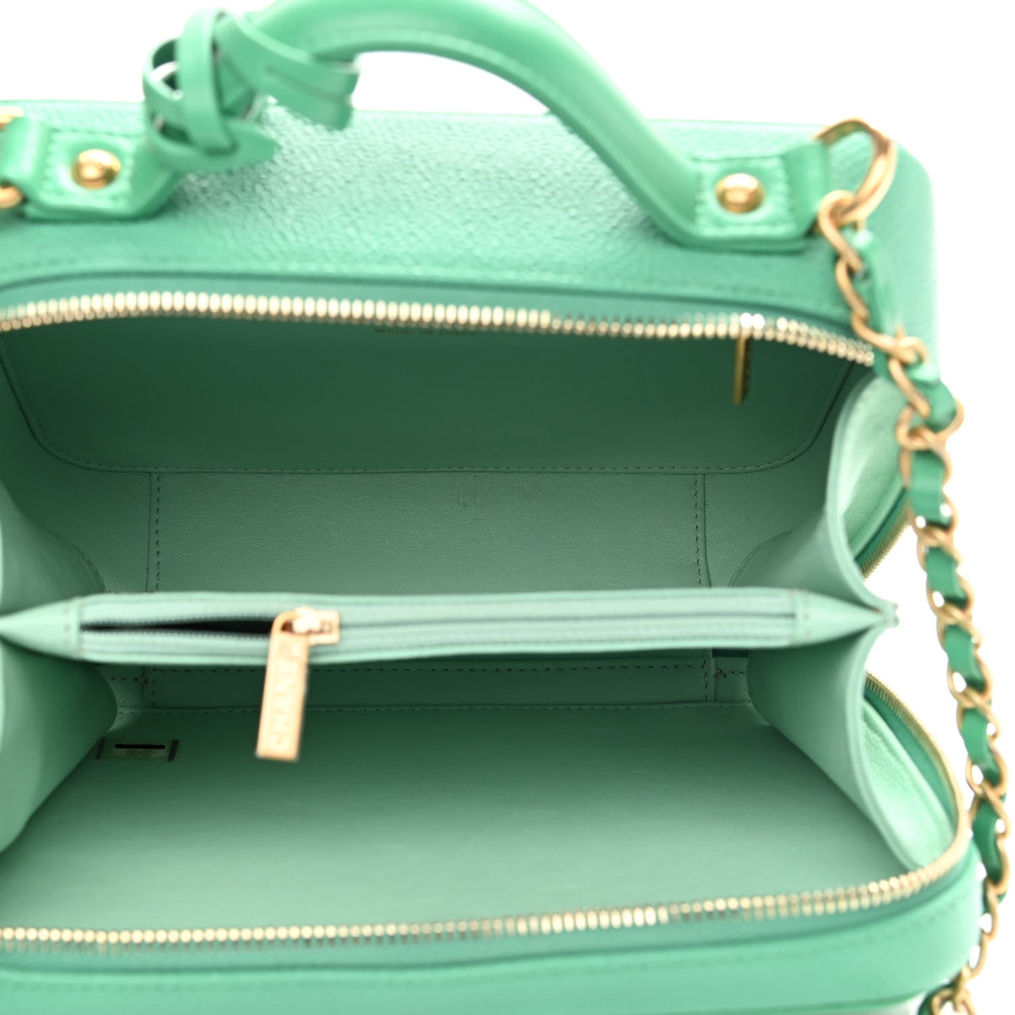 Caviar Quilted Medium CC Filigree Vanity Case Green