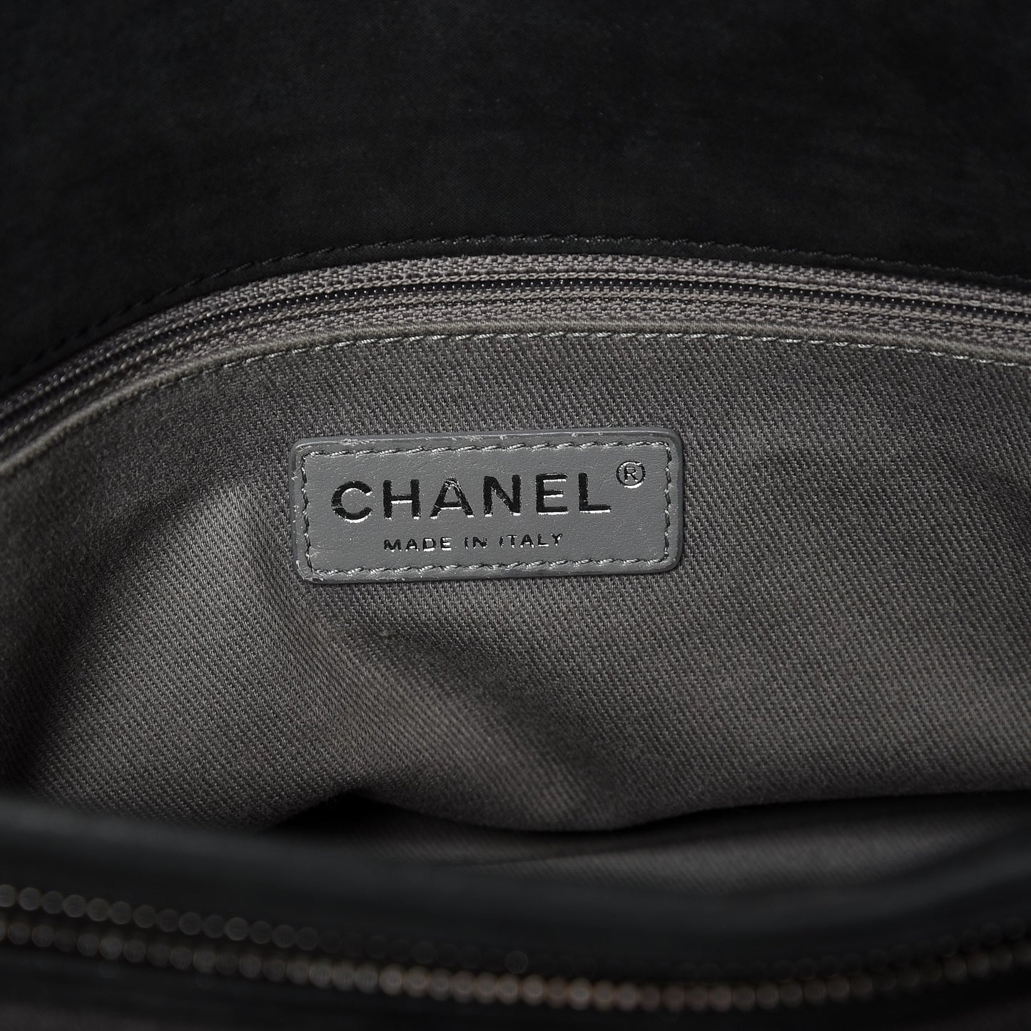 Iridescent Calfskin Large Coco Daily Flap Black