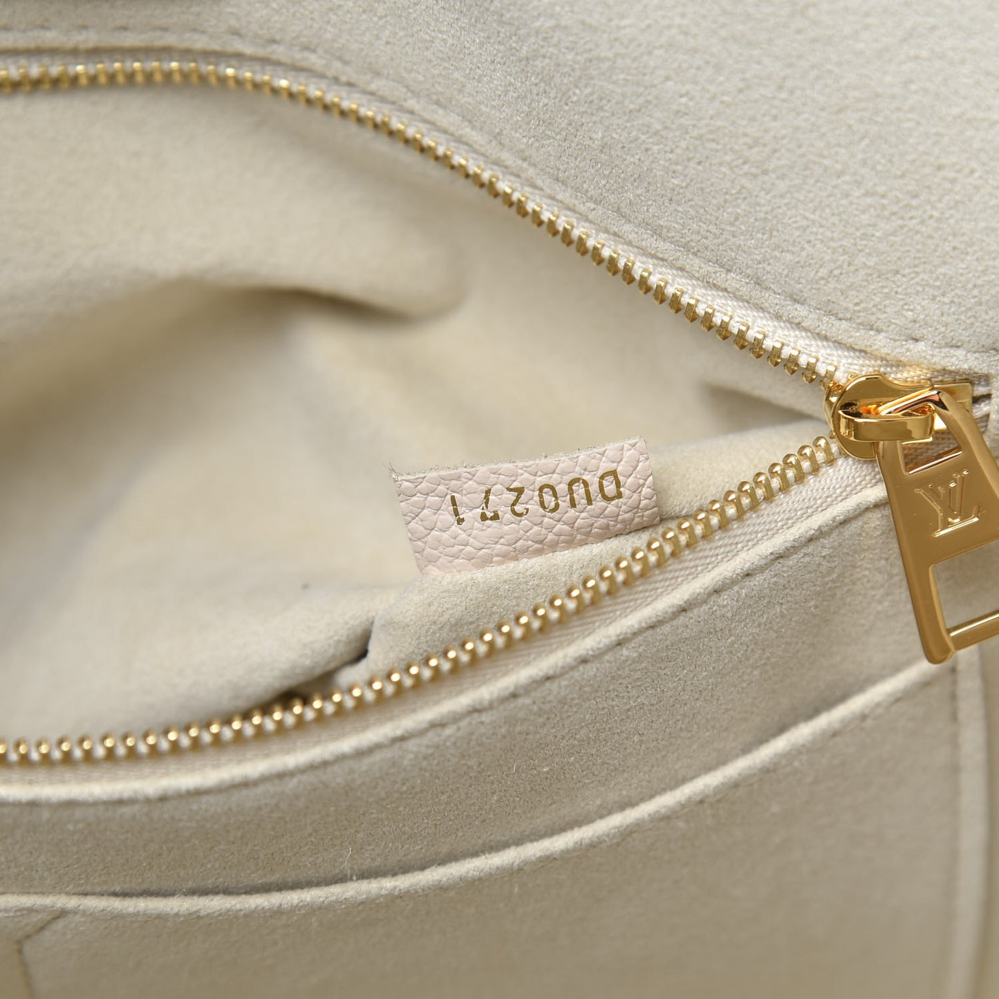 Empreinte Monogram Giant By The Pool Onthego MM Cream Saffron