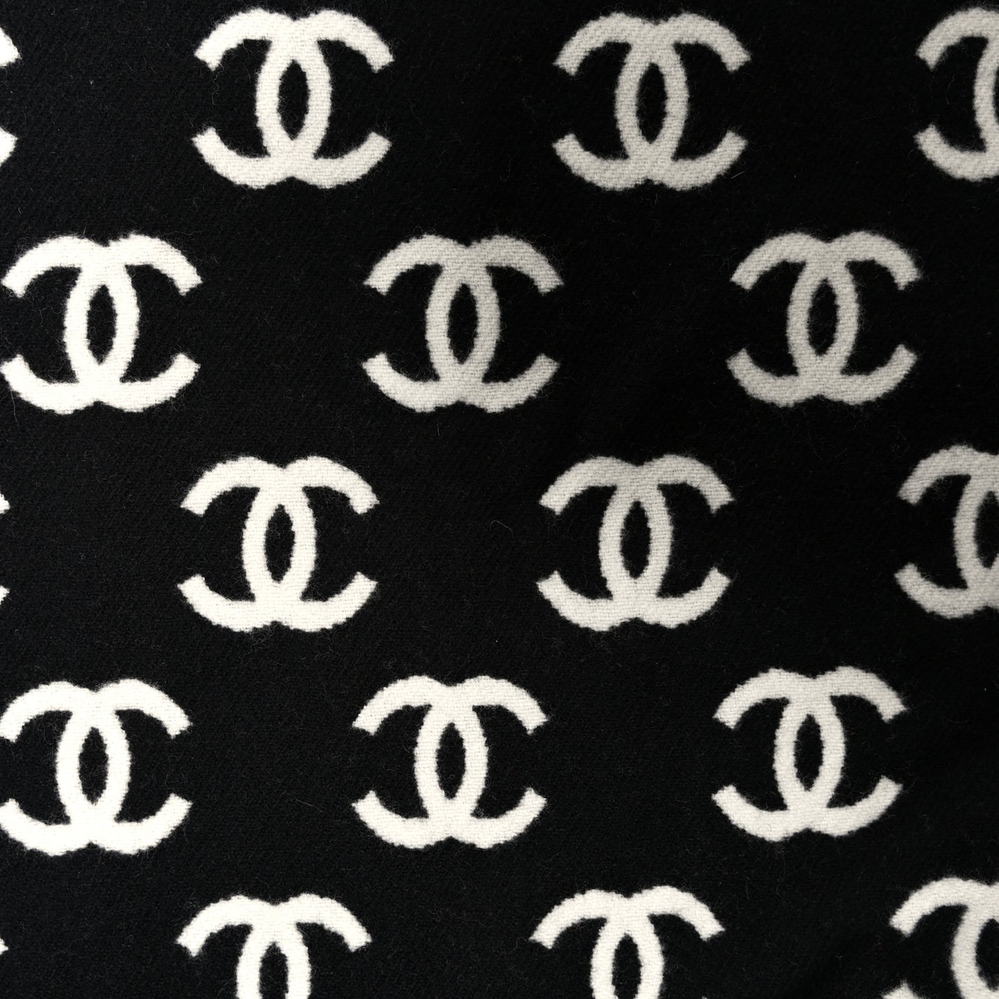 Wool Cashmere CC Scarf Black White