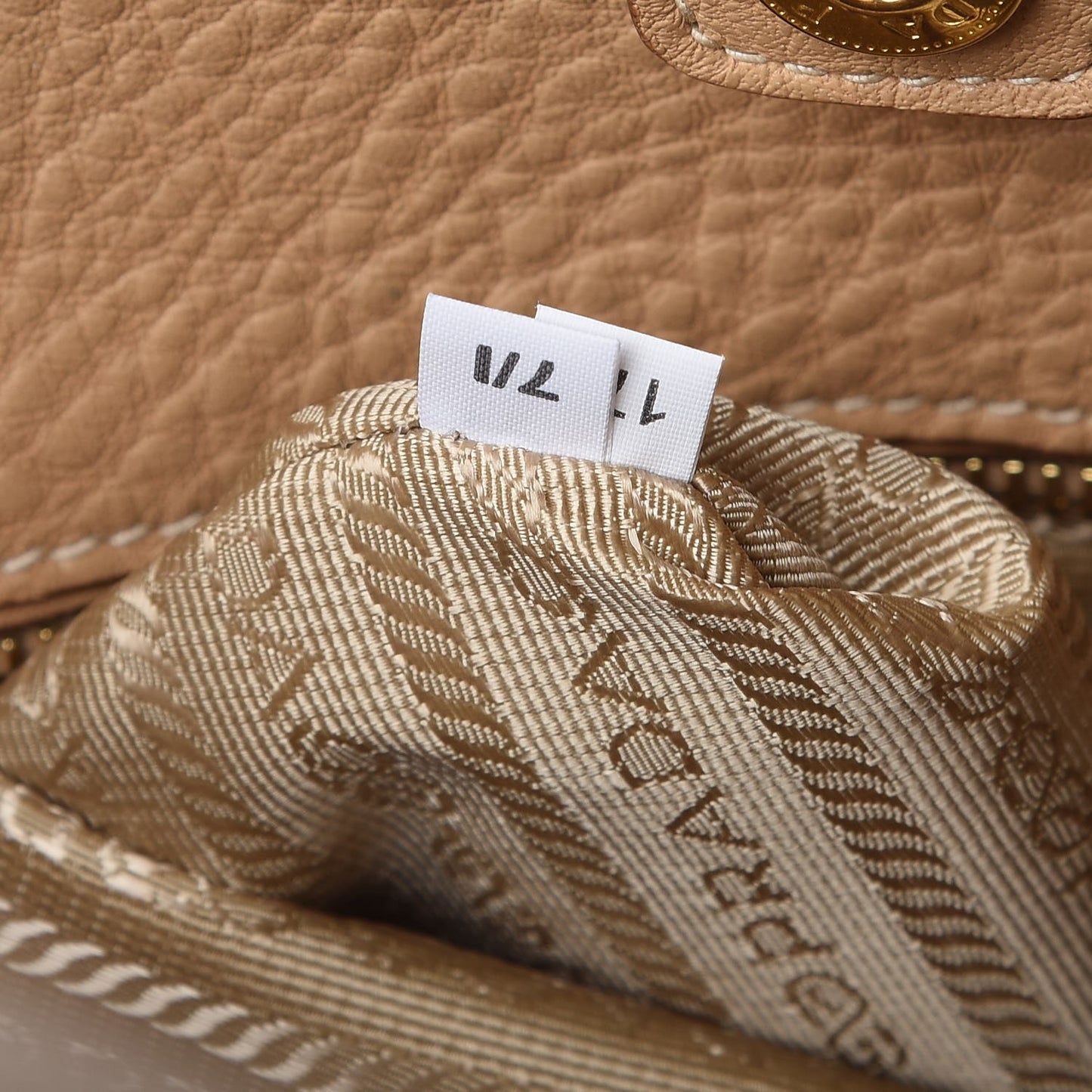 Vitello Daino Shopping Tote Sughero