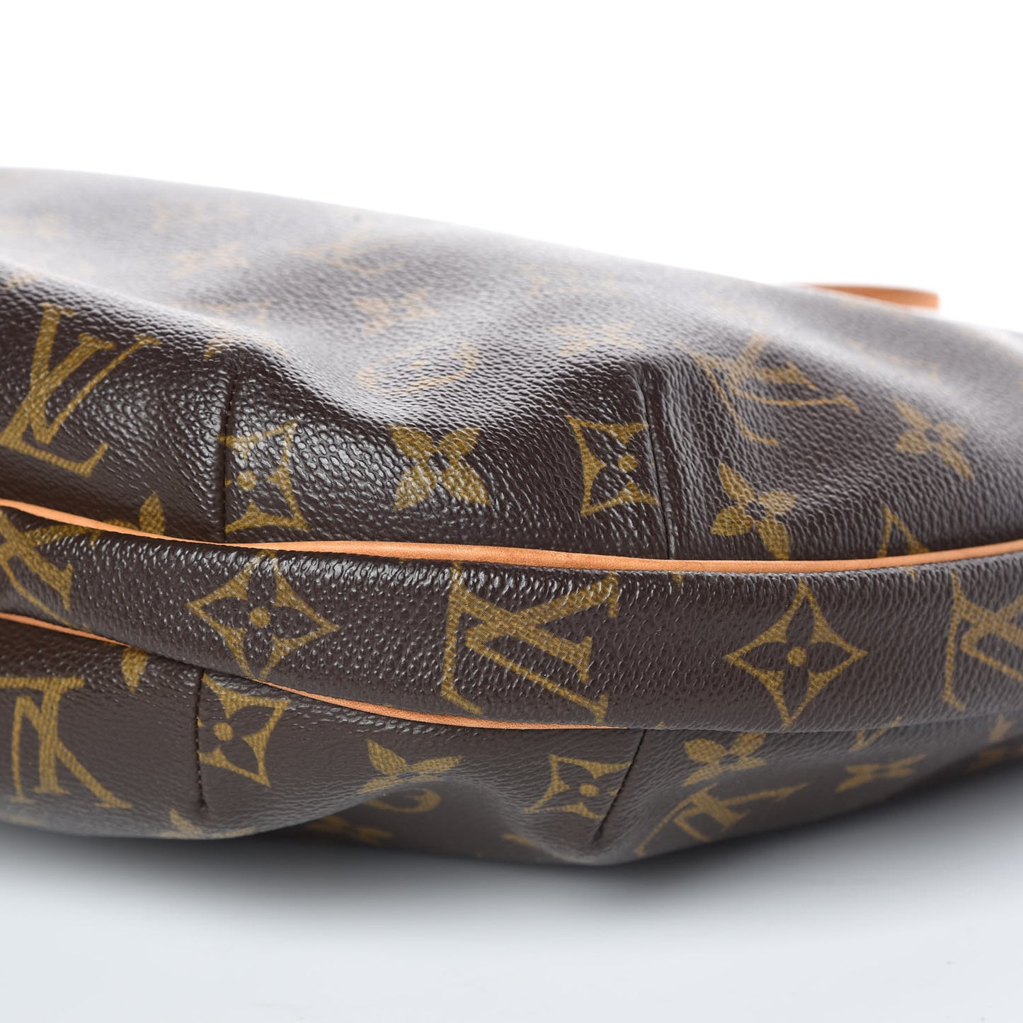 Monogram Croissant MM