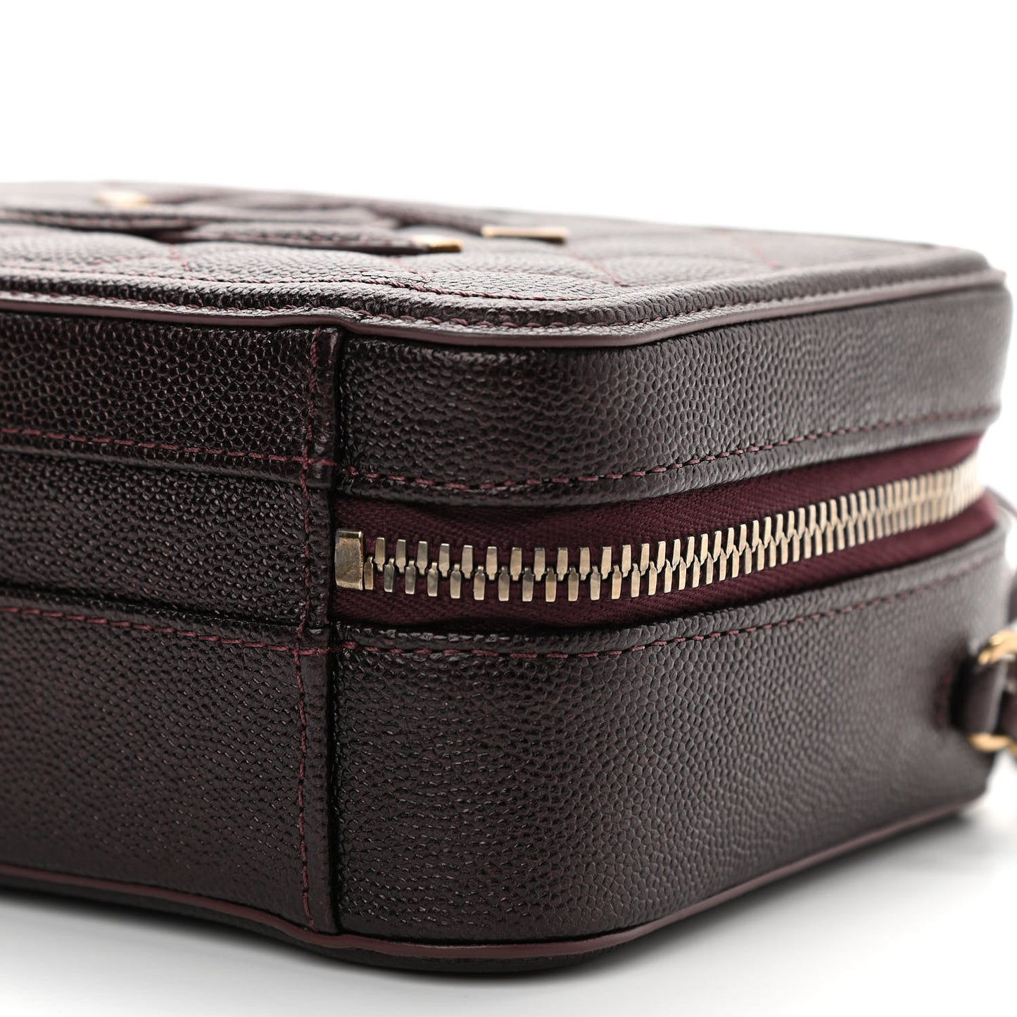 Caviar Quilted Small CC Filigree Vanity Case Burgundy