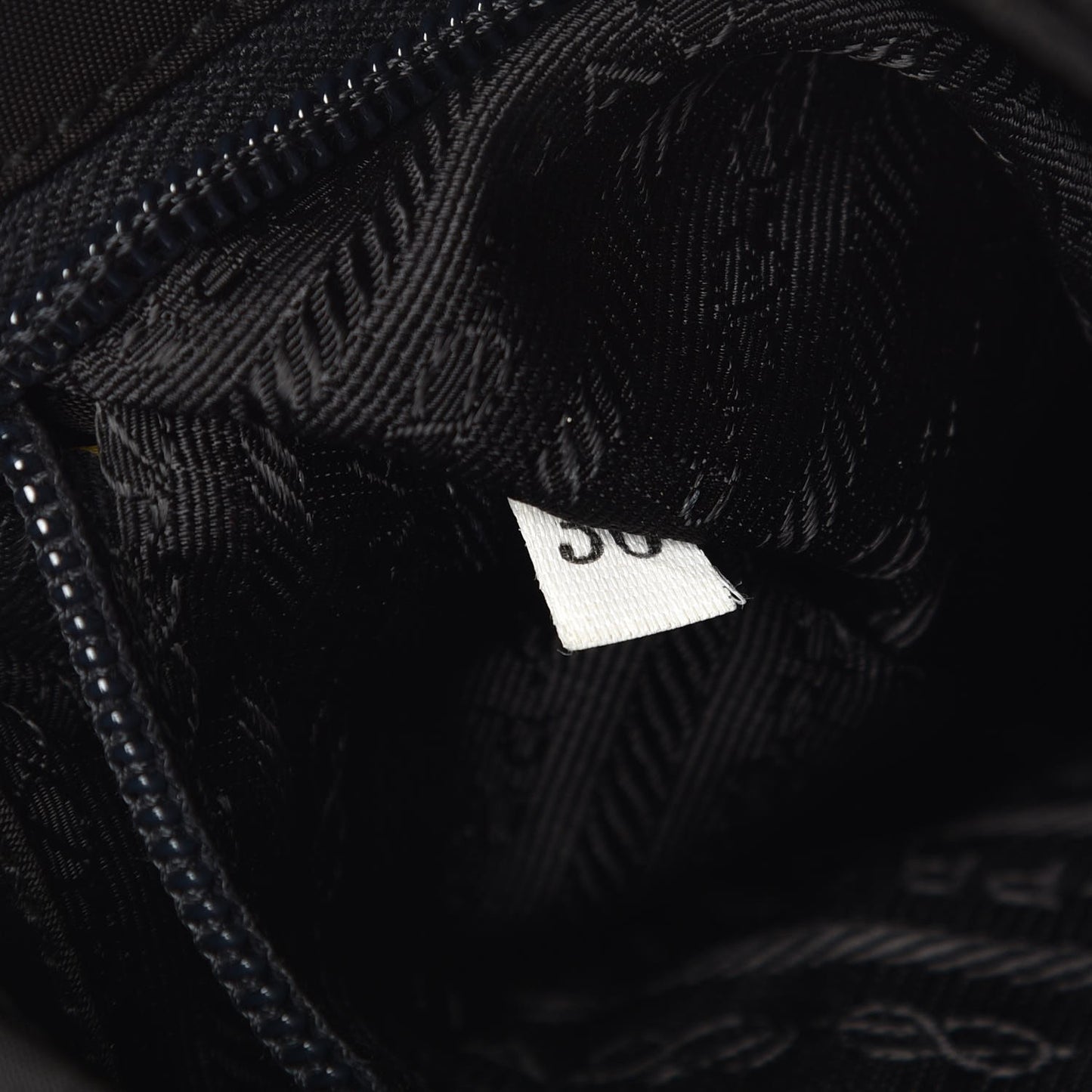 Nylon Vela Messenger Black