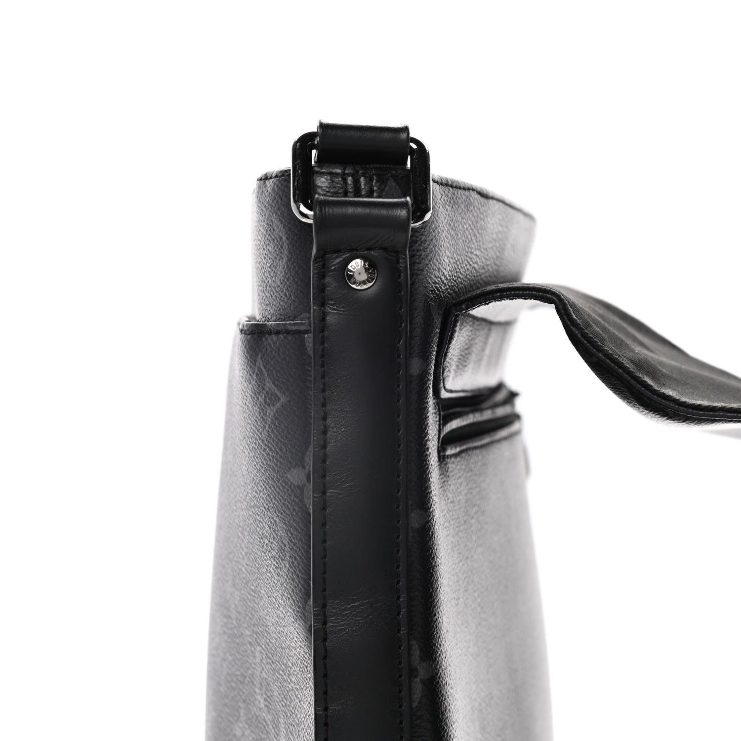 Louis Vuitton Monogram Eclipse District MM 13 of 15