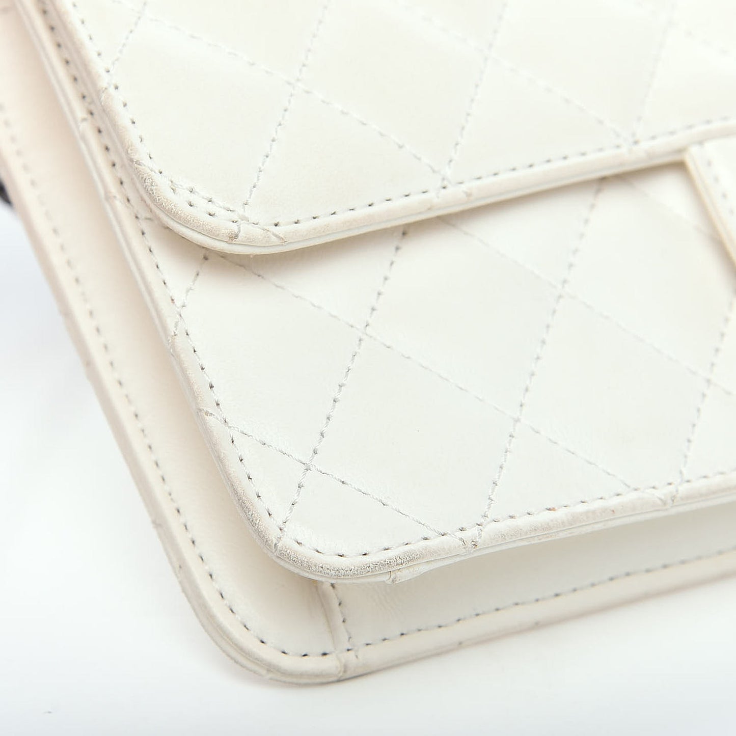 Lambskin Quilted Medium Crossing Times Flap Dark White