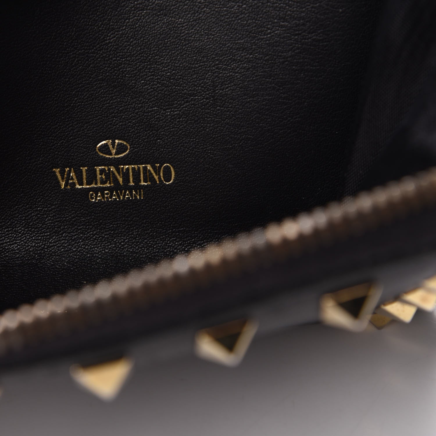 Valentino Garavani Vitello Rockstud Zip Around Card Holder Wallet Black 6 of 7