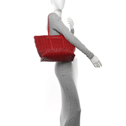 Miu Miu Nappa Matelasse Tote Fuoco 2 of 12