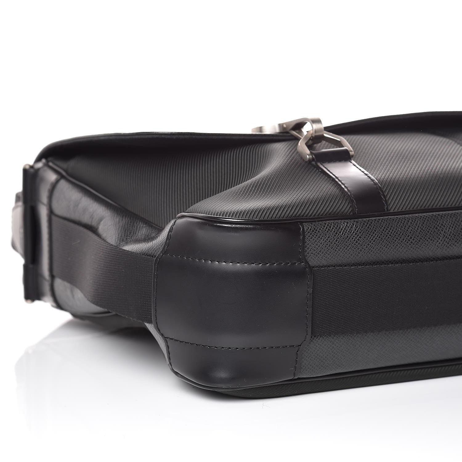 Louis Vuitton Taiga Dersou Messenger Bag Ardoise 9 of 10