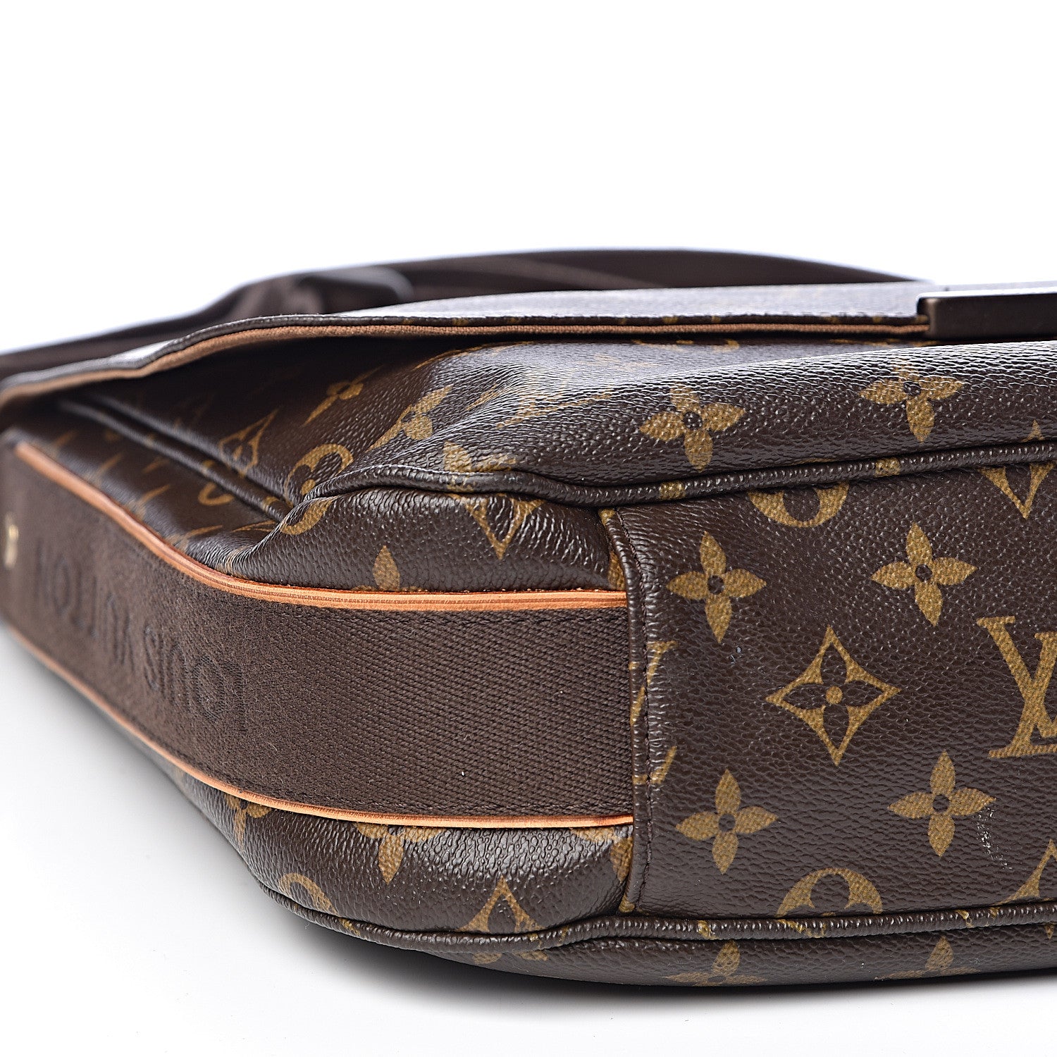 Louis Vuitton Monogram Beaubourg MM Messenger Bag 8 of 12