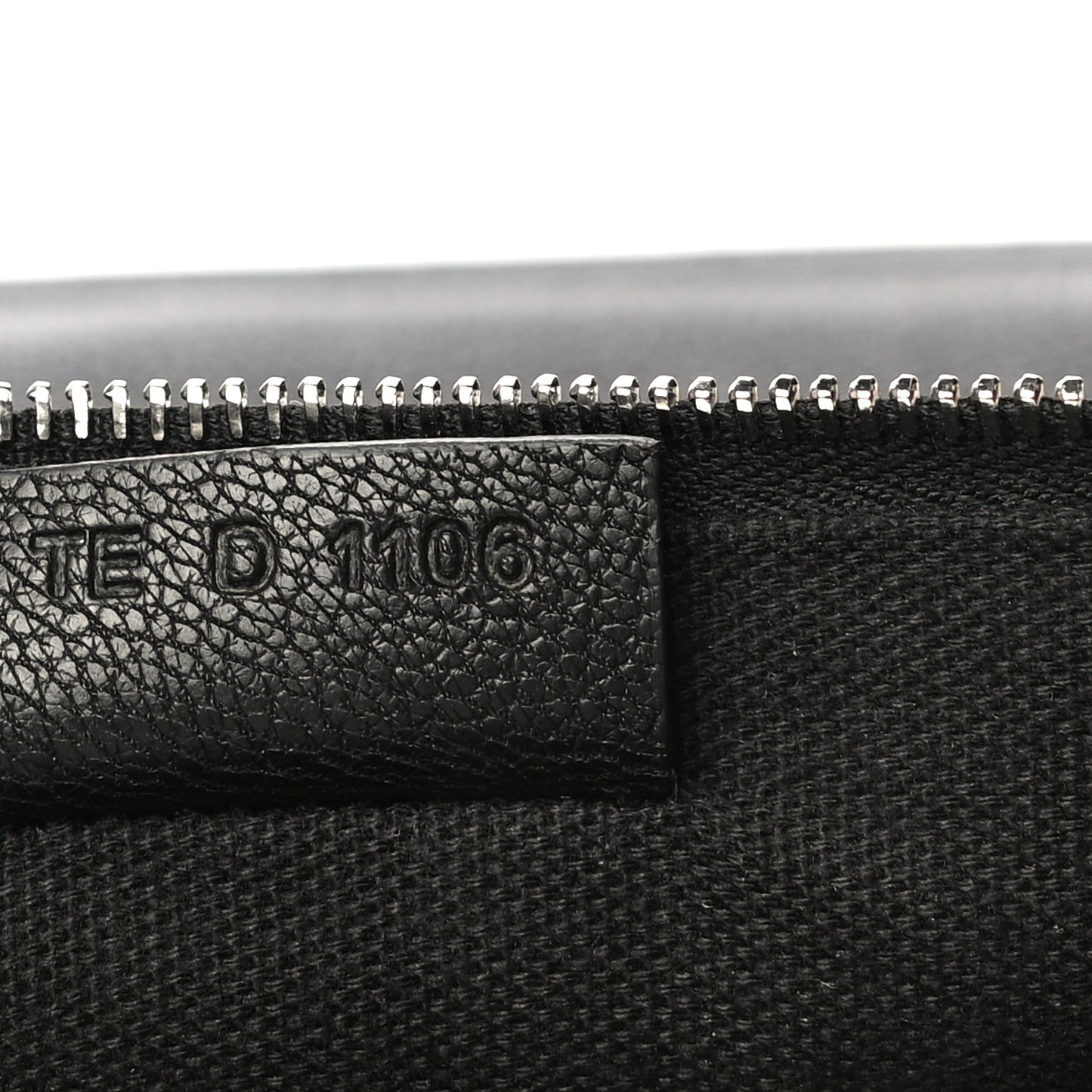 Sugar Goatskin Medium Antigona Pouch Black