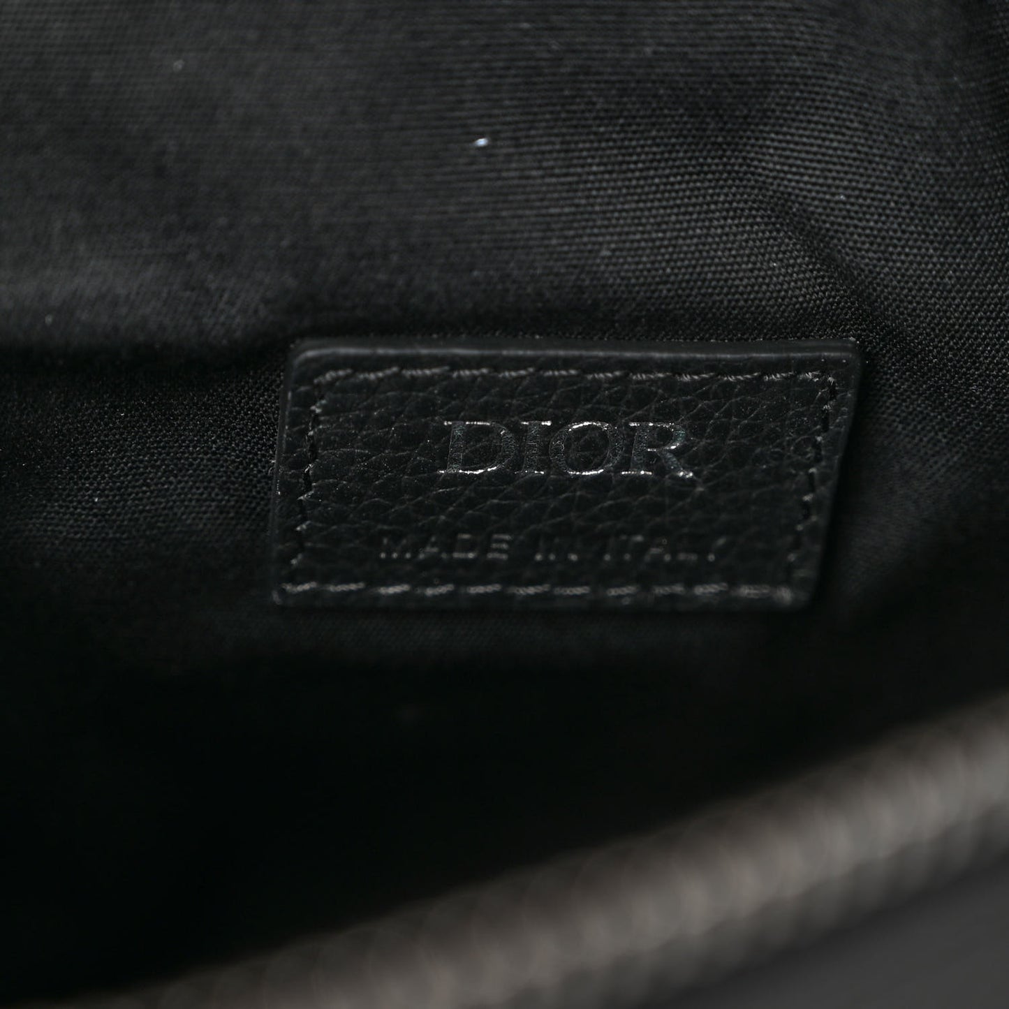 Grained Calfskin Logo Embroidered Saddle Messenger Bag Black