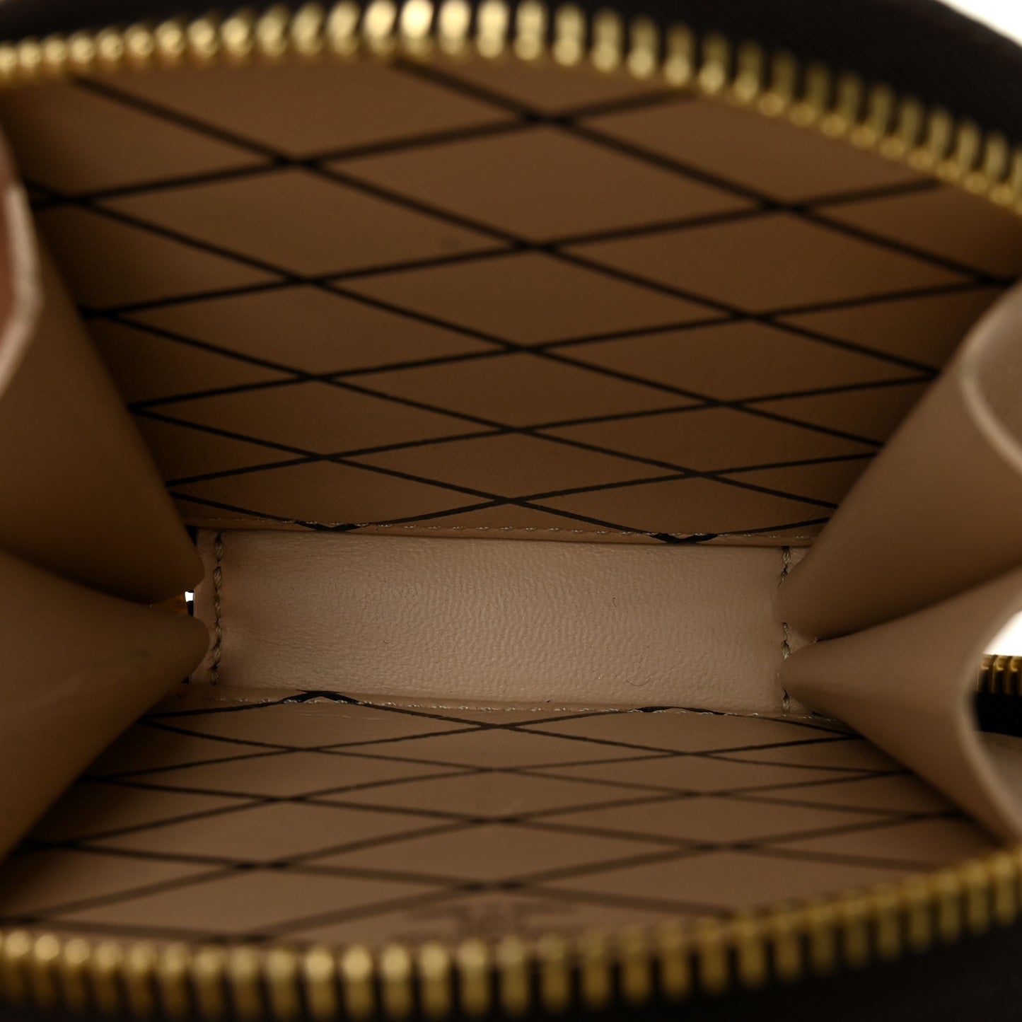 Calfskin Catogram Micro Boite Chapeau Marron