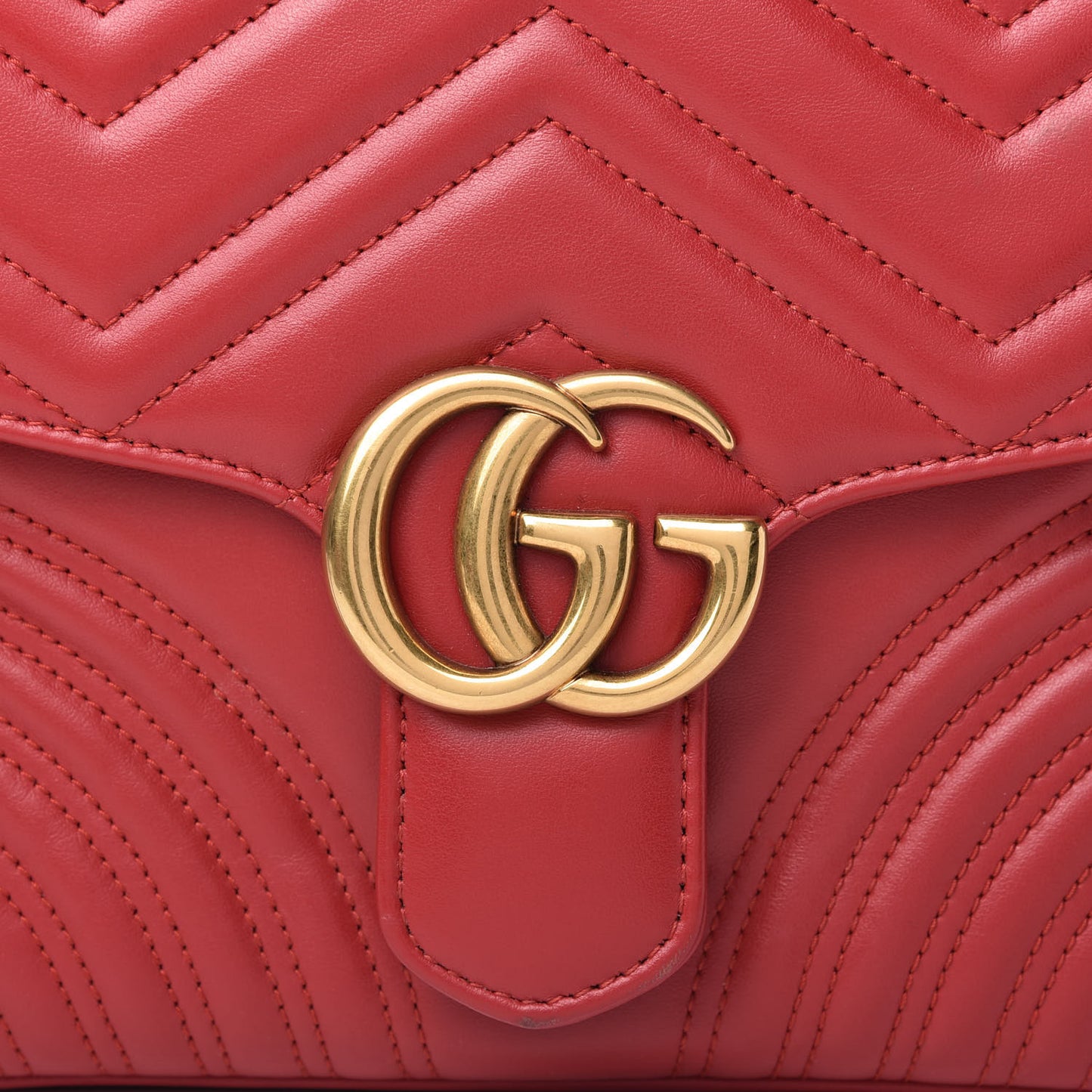 Calfskin Matelasse Small GG Marmont Top Handle Shoulder Bag Hibiscus Red