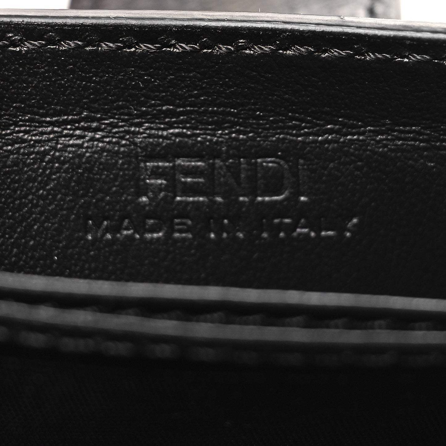 Vitello Cruise F is Fendi Gusseted Card Holder Black