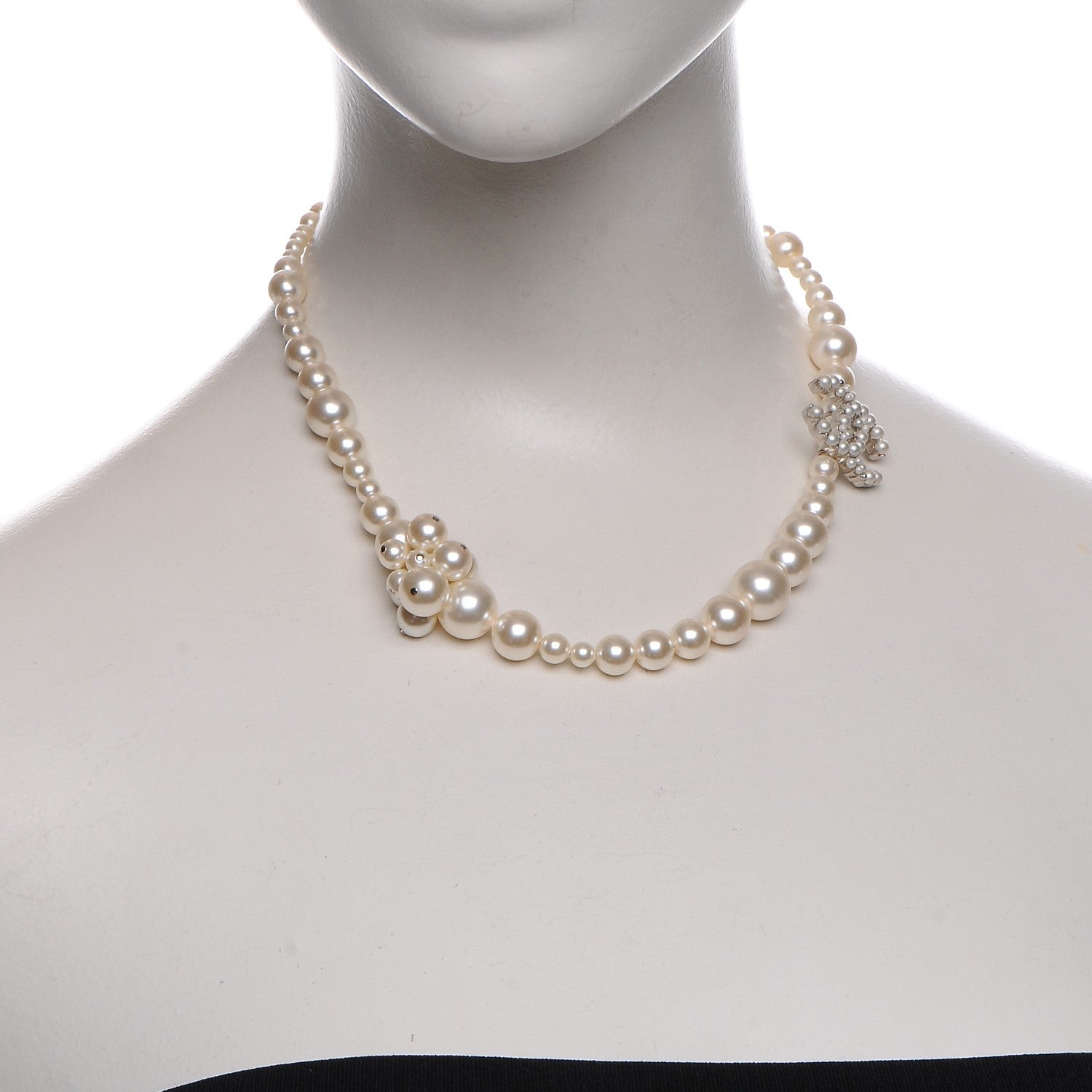 Chanel Pearl Cluster CC Necklace Silver 2 of 6