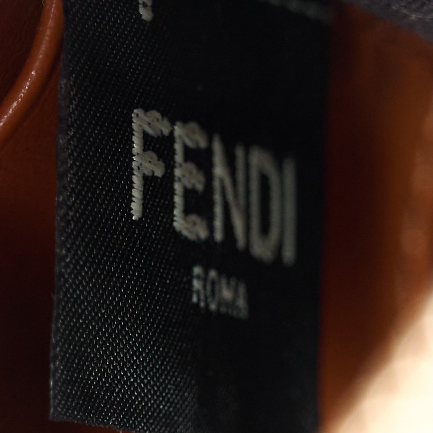 Fendi Vitello King Tamponato Logo Embossed Medium Wallet On Chain Cuoio 6 of 11