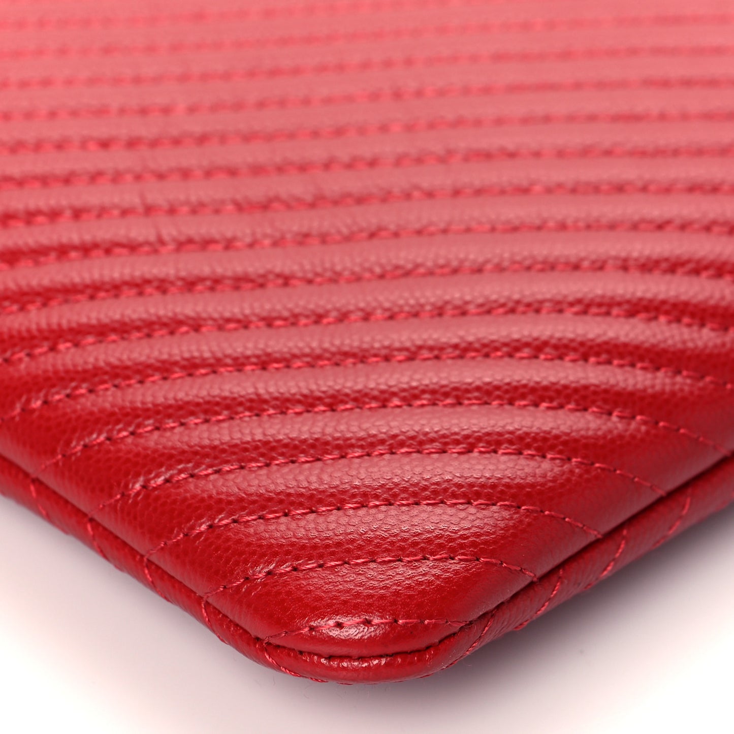 Caviar Chevron Quilted Medium Cosmetic Case Red