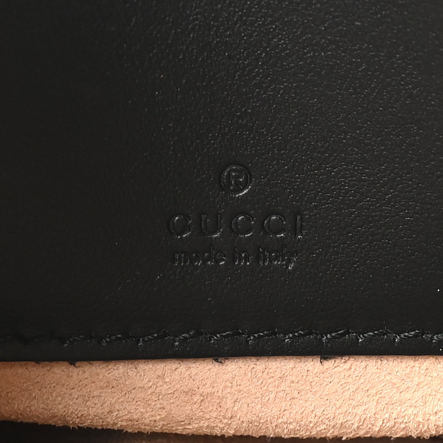 Calfskin Matelasse GG Marmont Round Wrist Wallet Black
