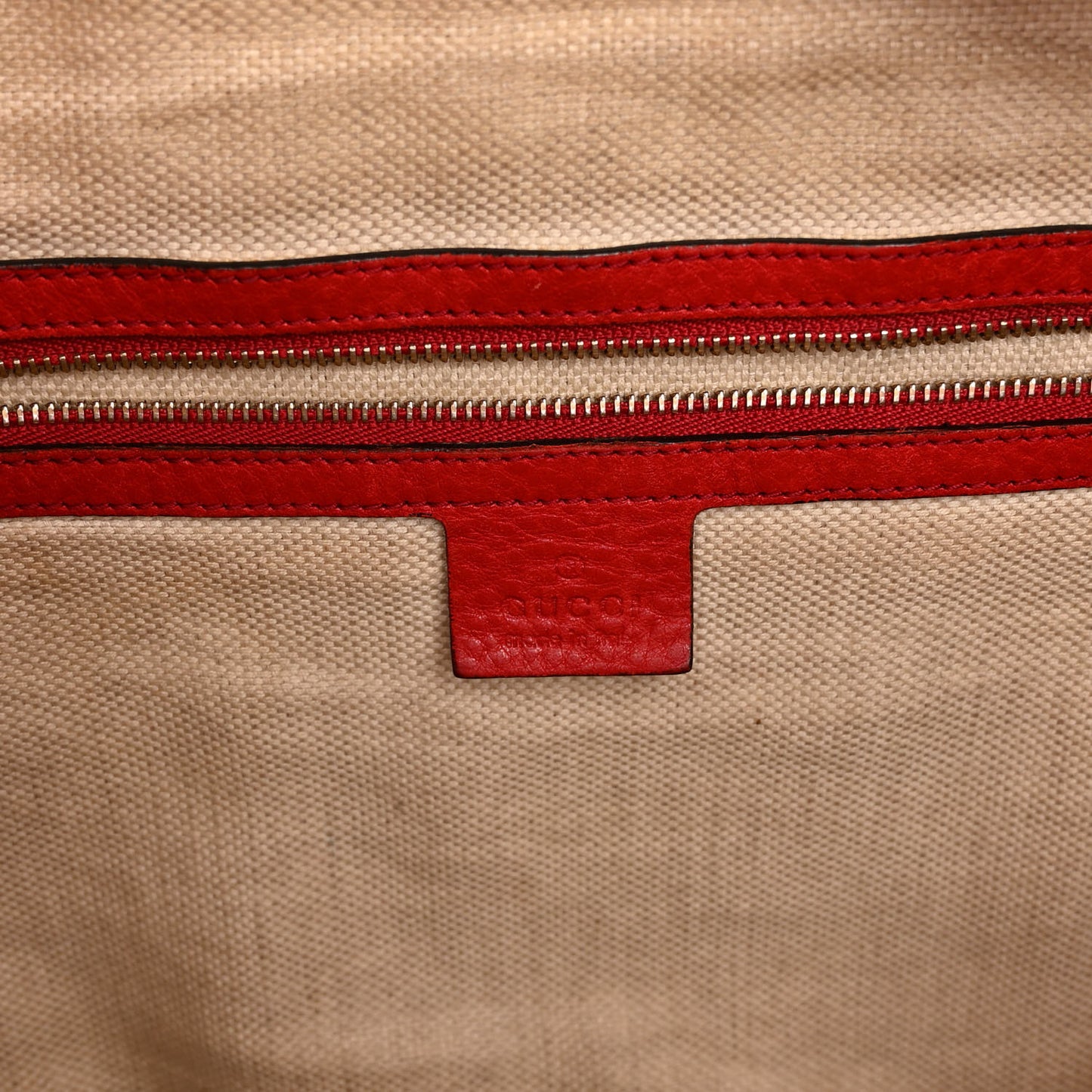 Pebbled Calfskin Medium Soho Hobo Red