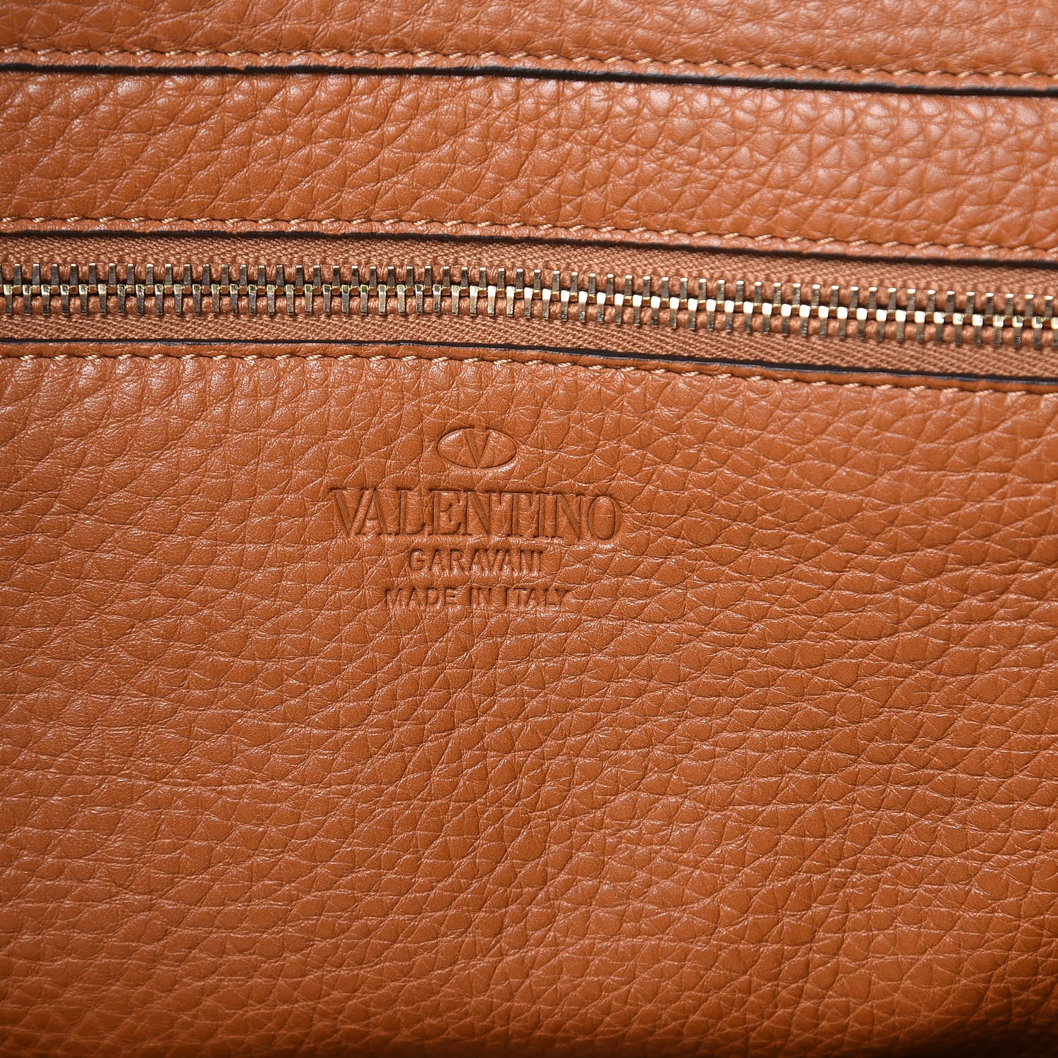 Valentino Garavani Pebbled Calfskin Medium Rockstud Tote Light Cuir 6 of 10