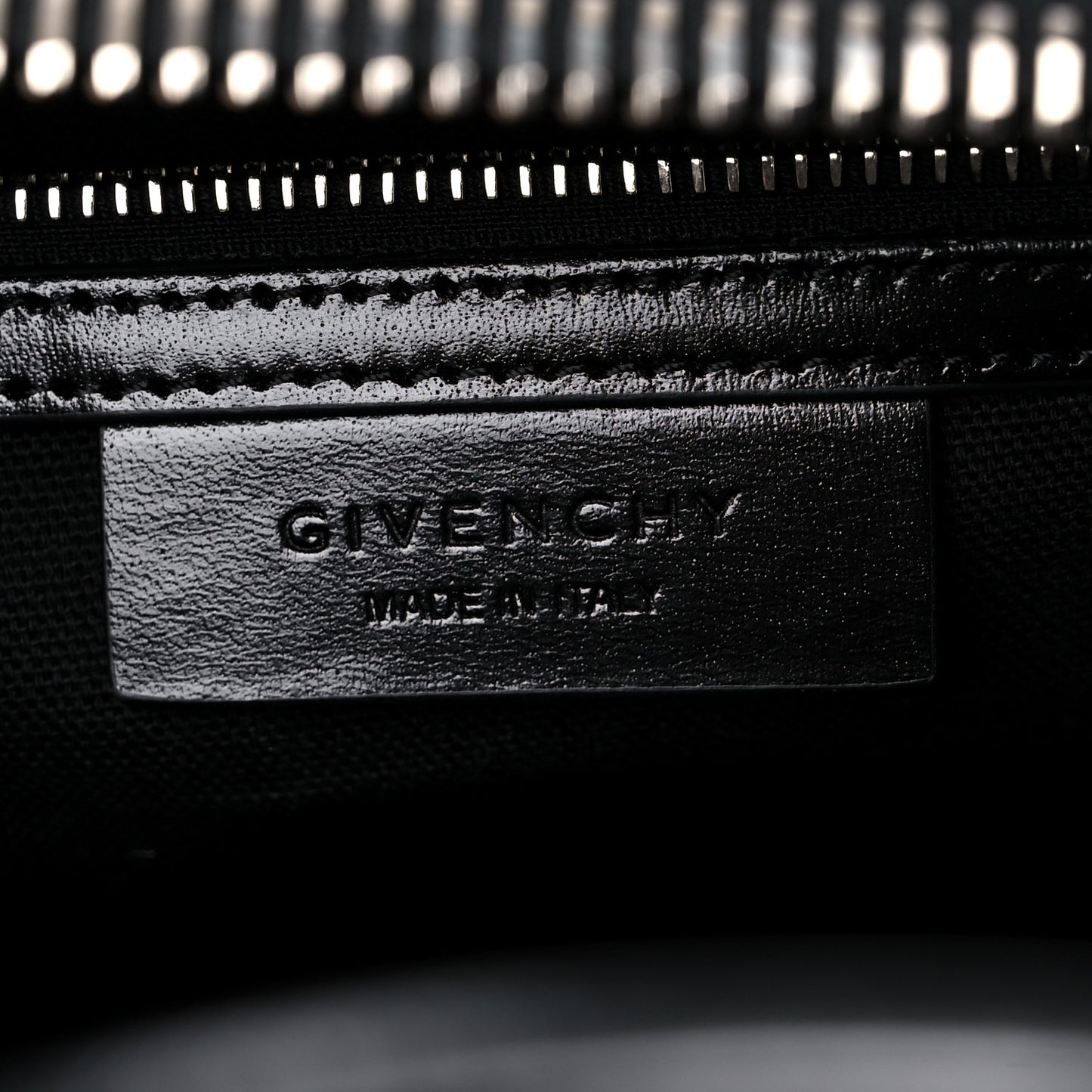 Shiny Lord Calfskin Medium Antigona Black